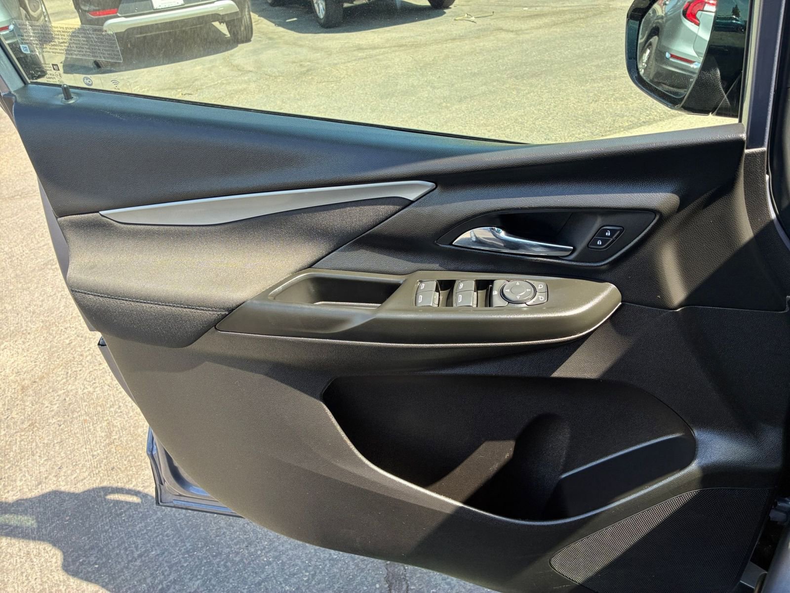Thumbnail: 2023 Chevrolet Bolt EV - 23