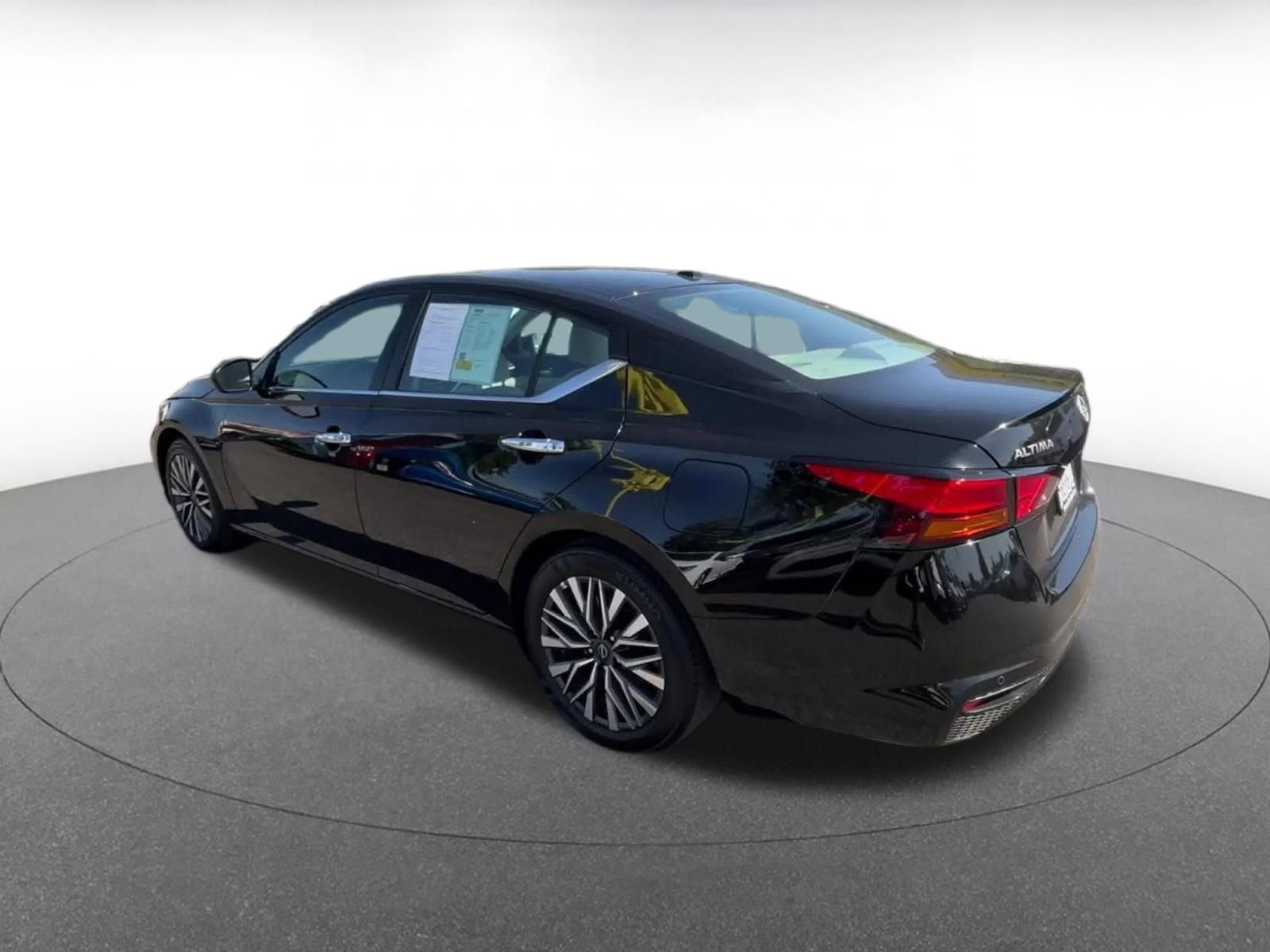 Thumbnail: 2025 Nissan Altima - 10