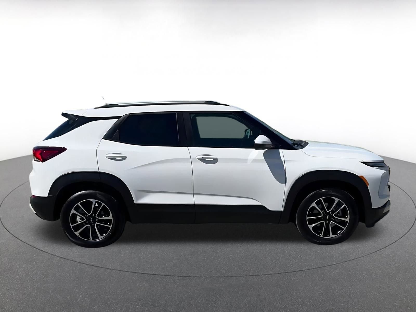 Thumbnail: 2024 Chevrolet TrailBlazer - 16