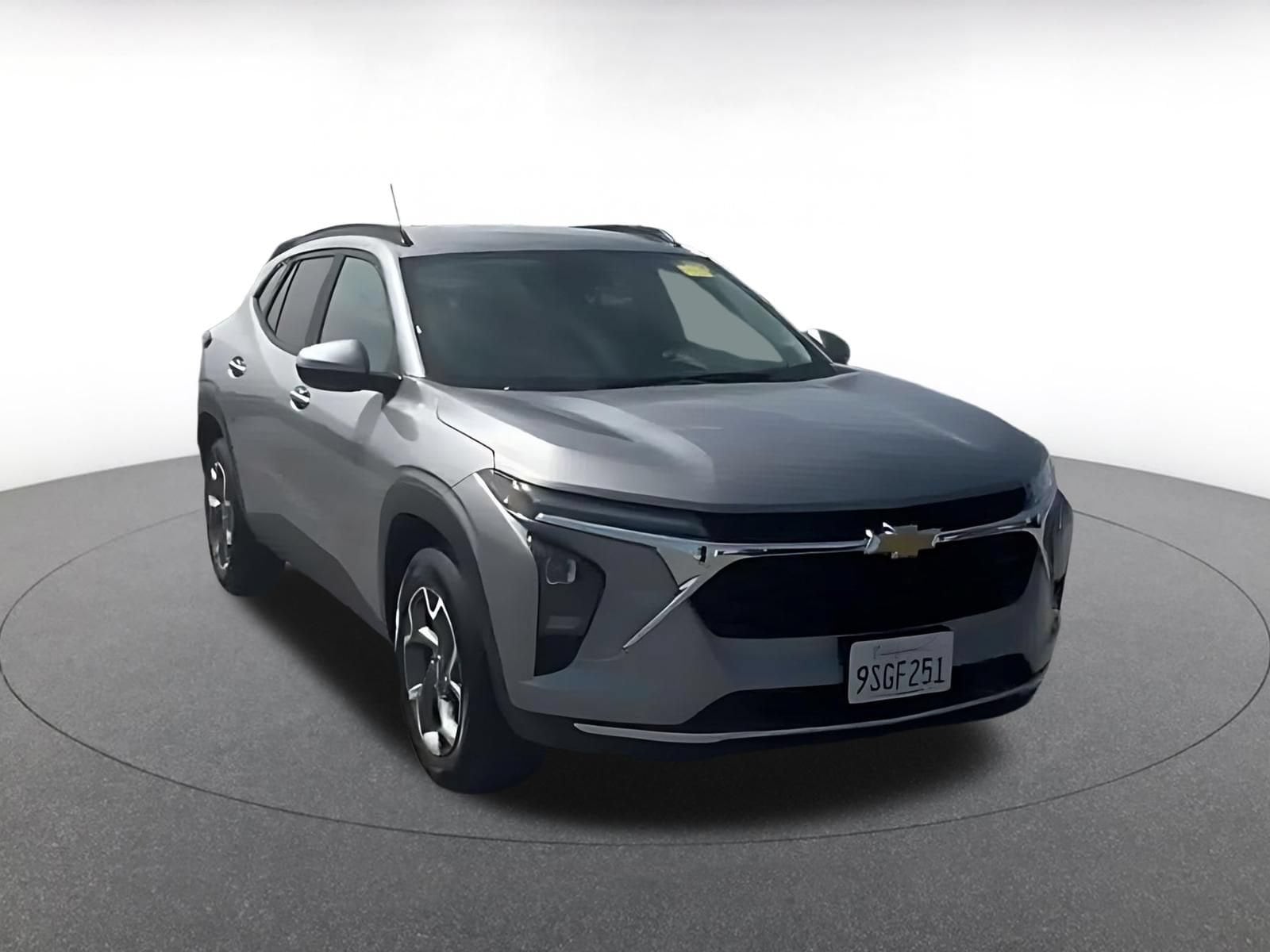 Thumbnail: 2025 Chevrolet Trax - 2