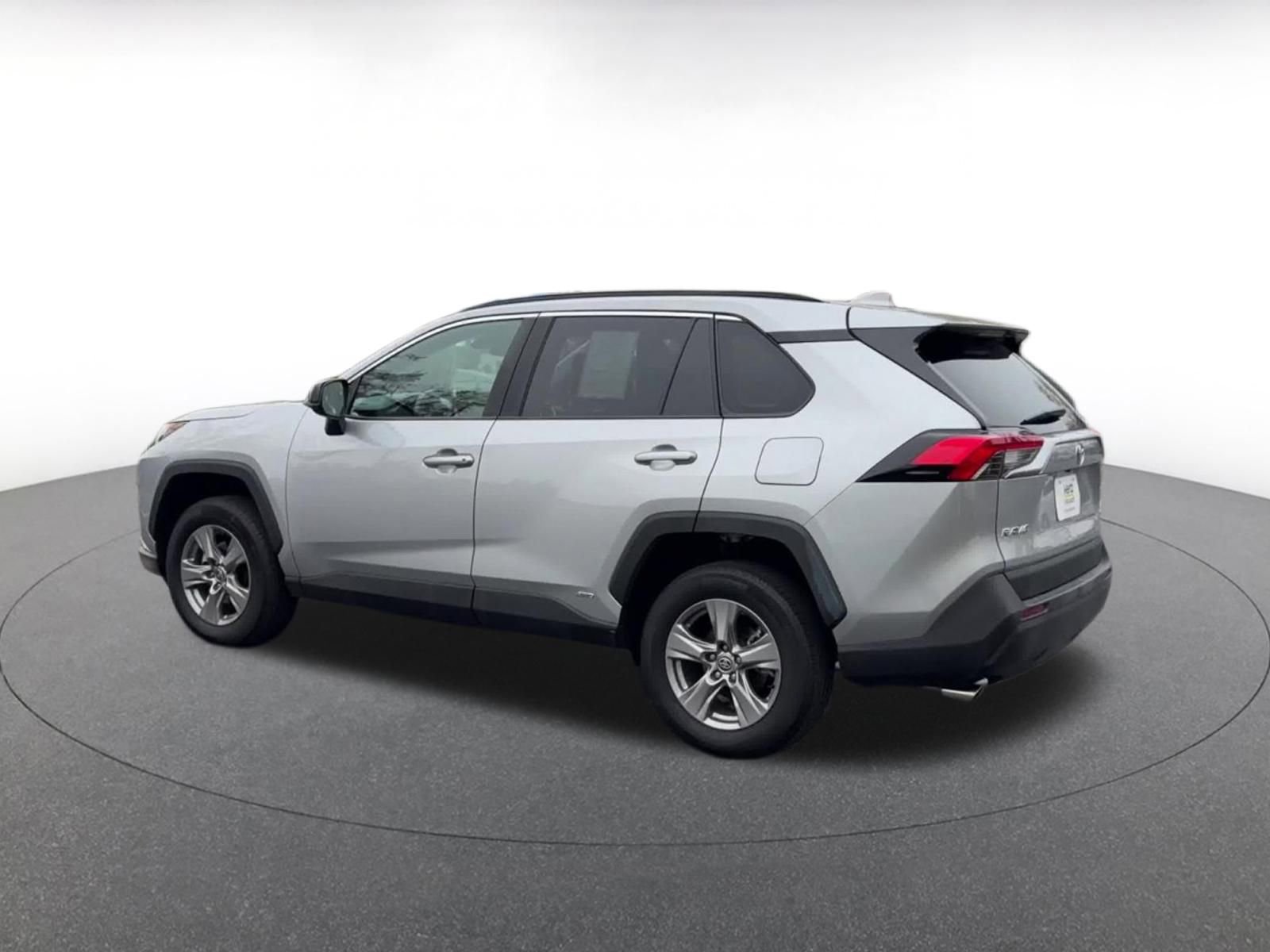 Thumbnail: 2025 Toyota RAV4 - 10