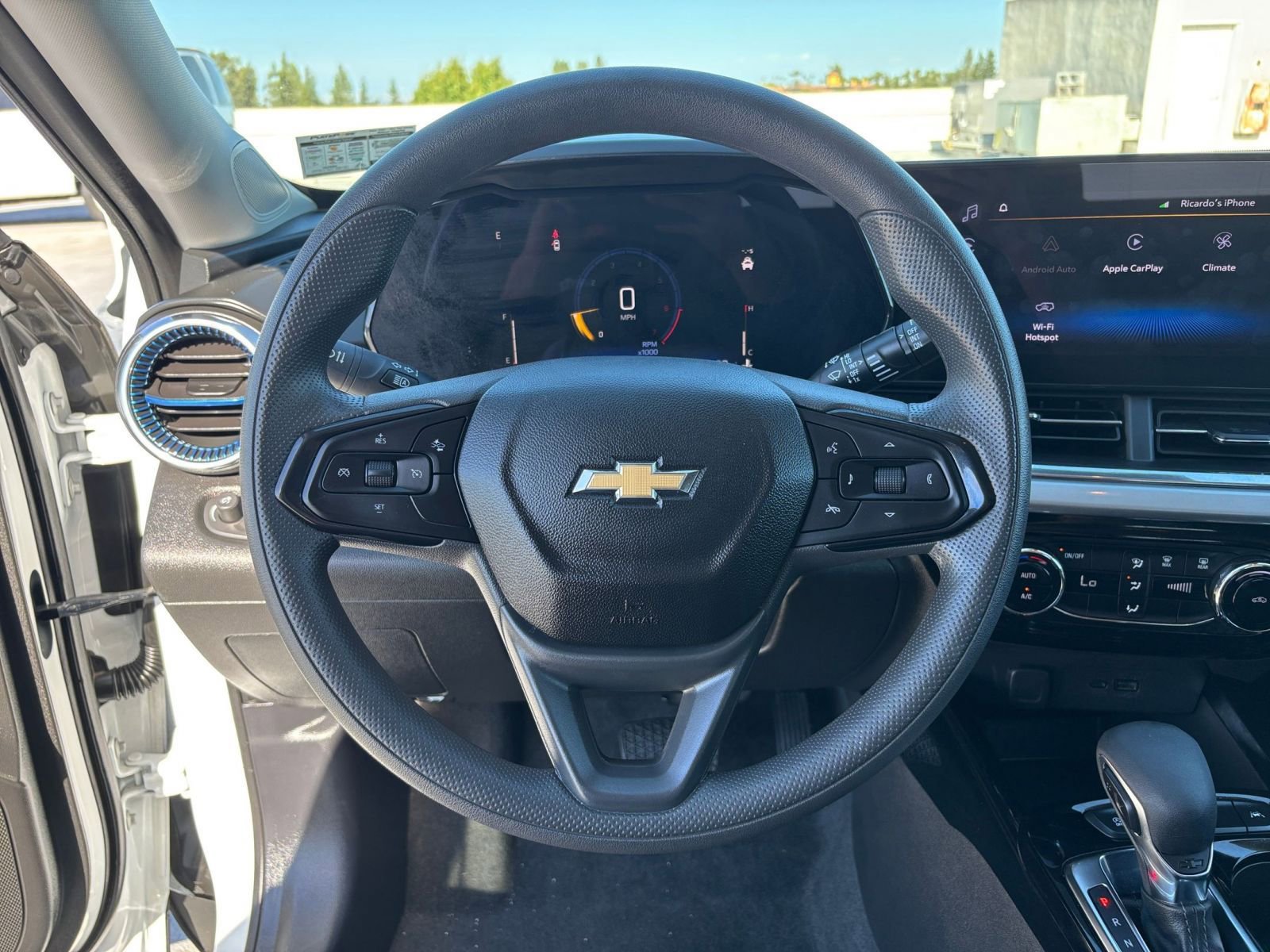 Thumbnail: 2025 Chevrolet Trax - 27