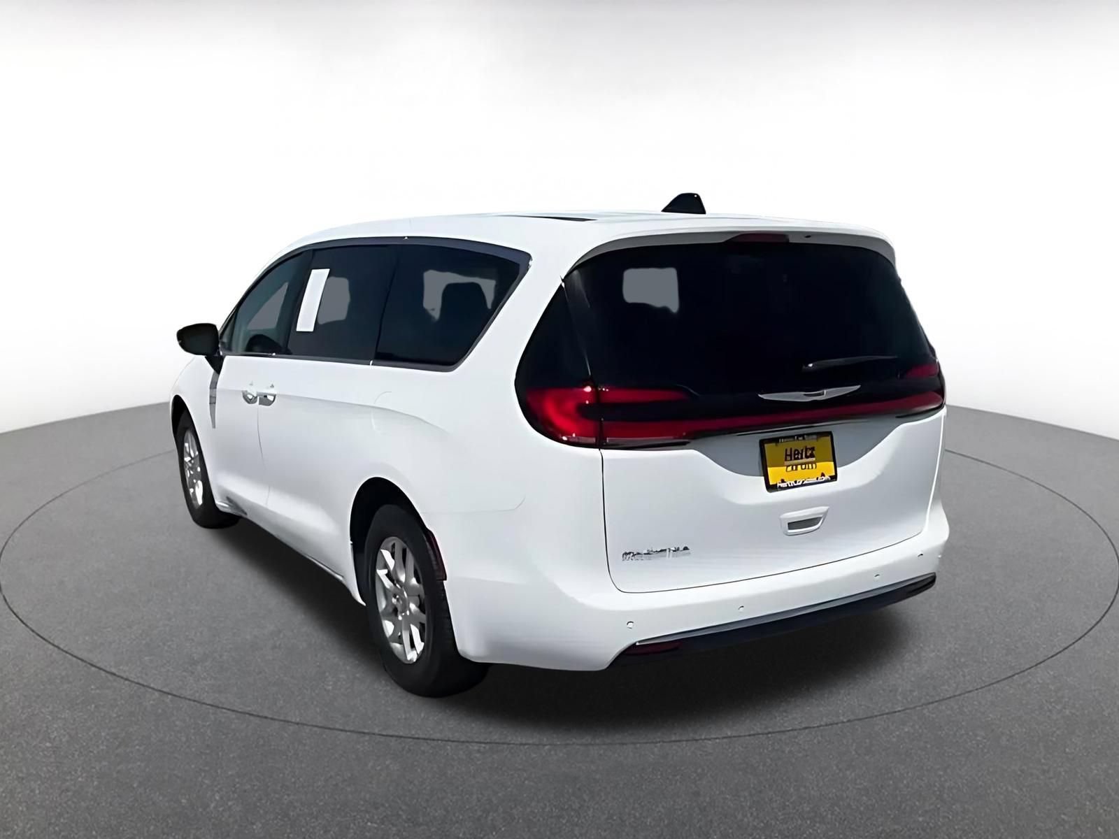 Thumbnail: 2024 Chrysler Pacifica - 9