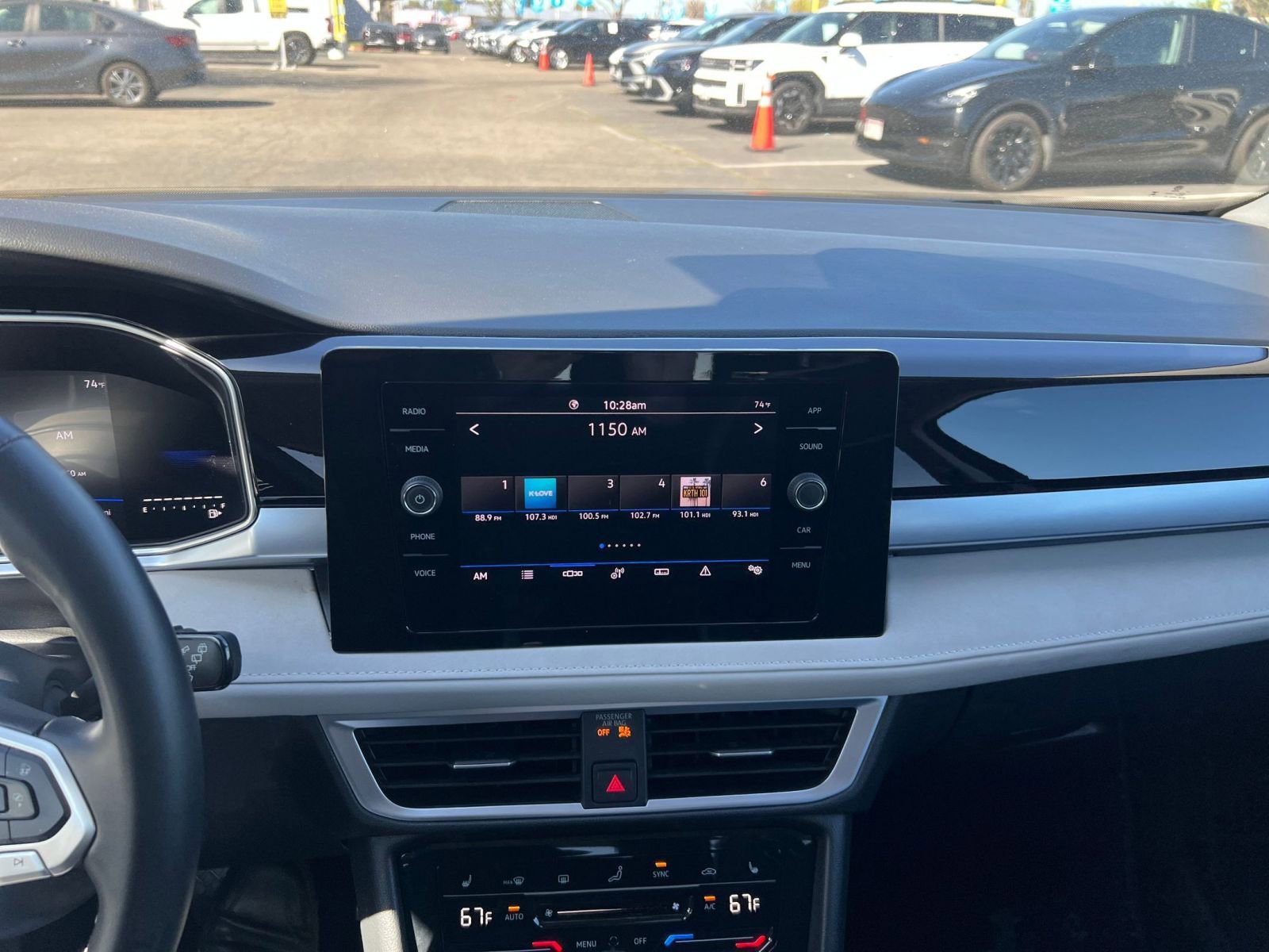 Thumbnail: 2025 Volkswagen Taos - 17