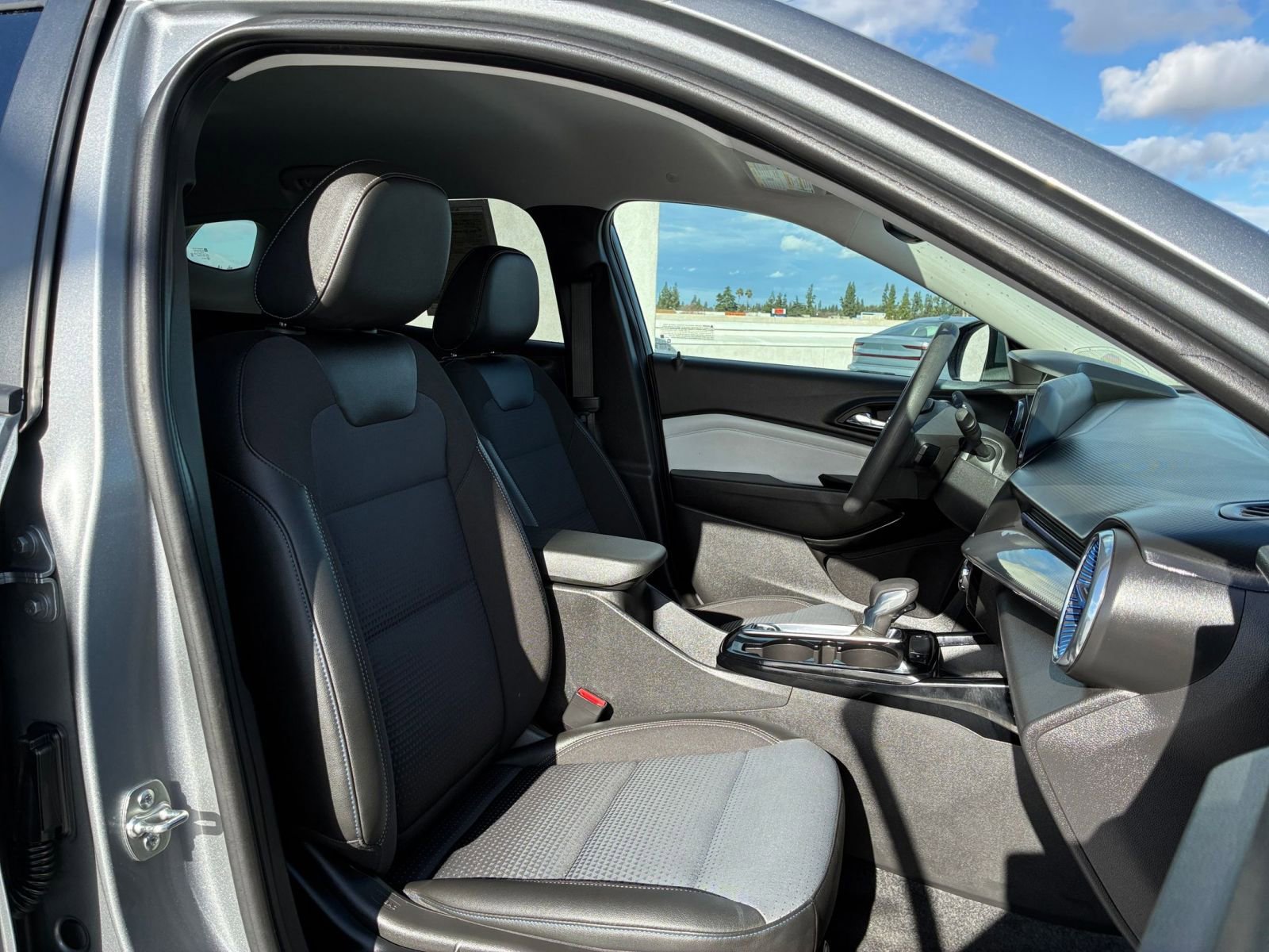 Thumbnail: 2025 Chevrolet Trax - 35