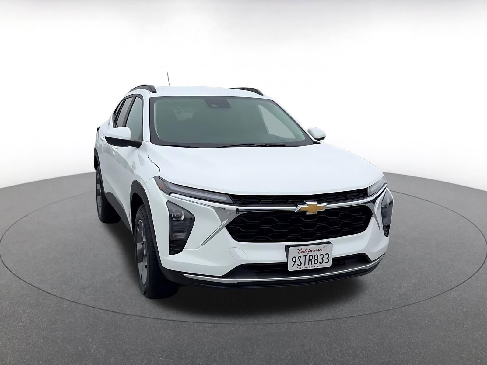 Thumbnail: 2025 Chevrolet Trax - 3