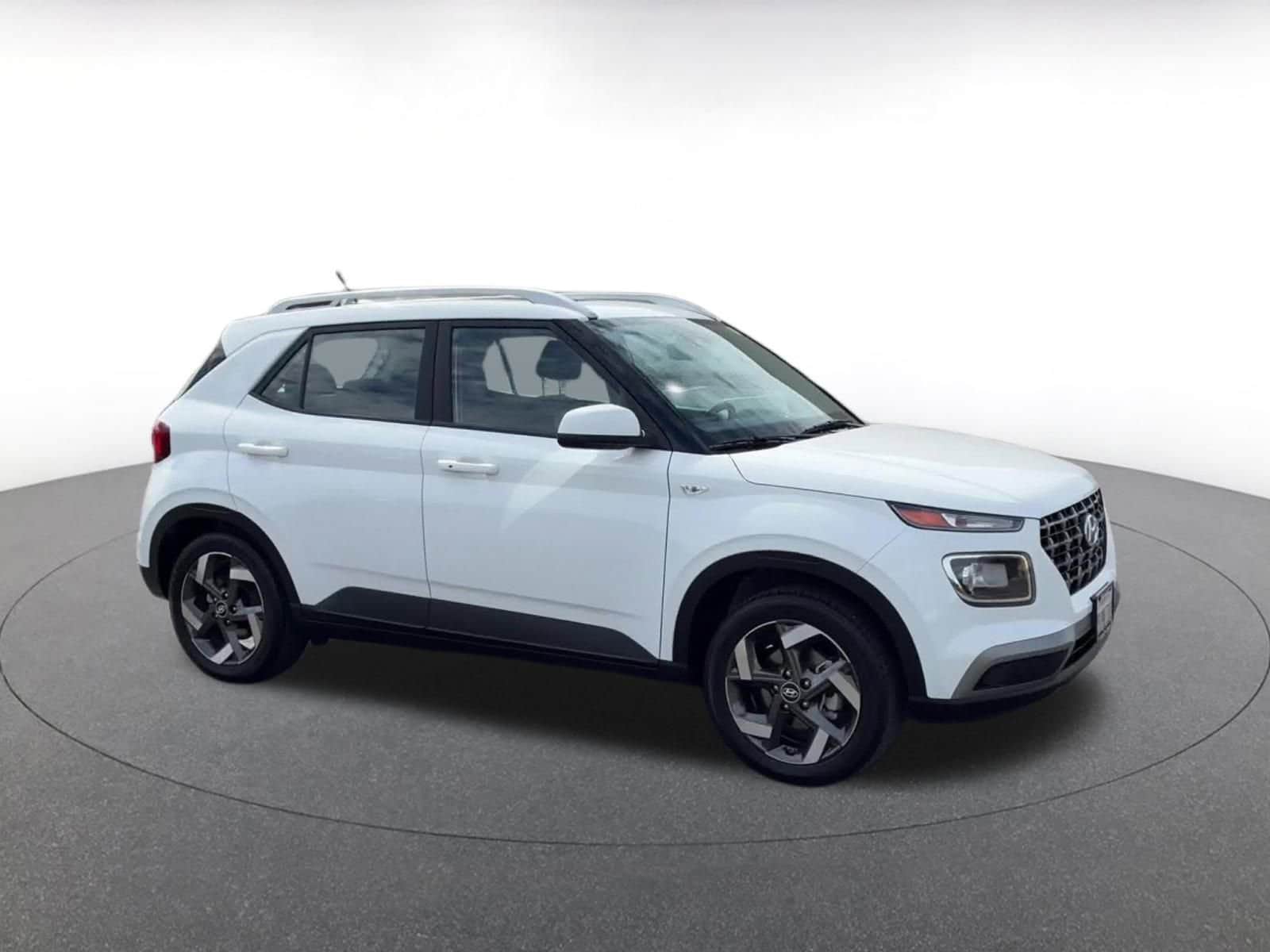 Thumbnail: 2025 Hyundai Venue - 2