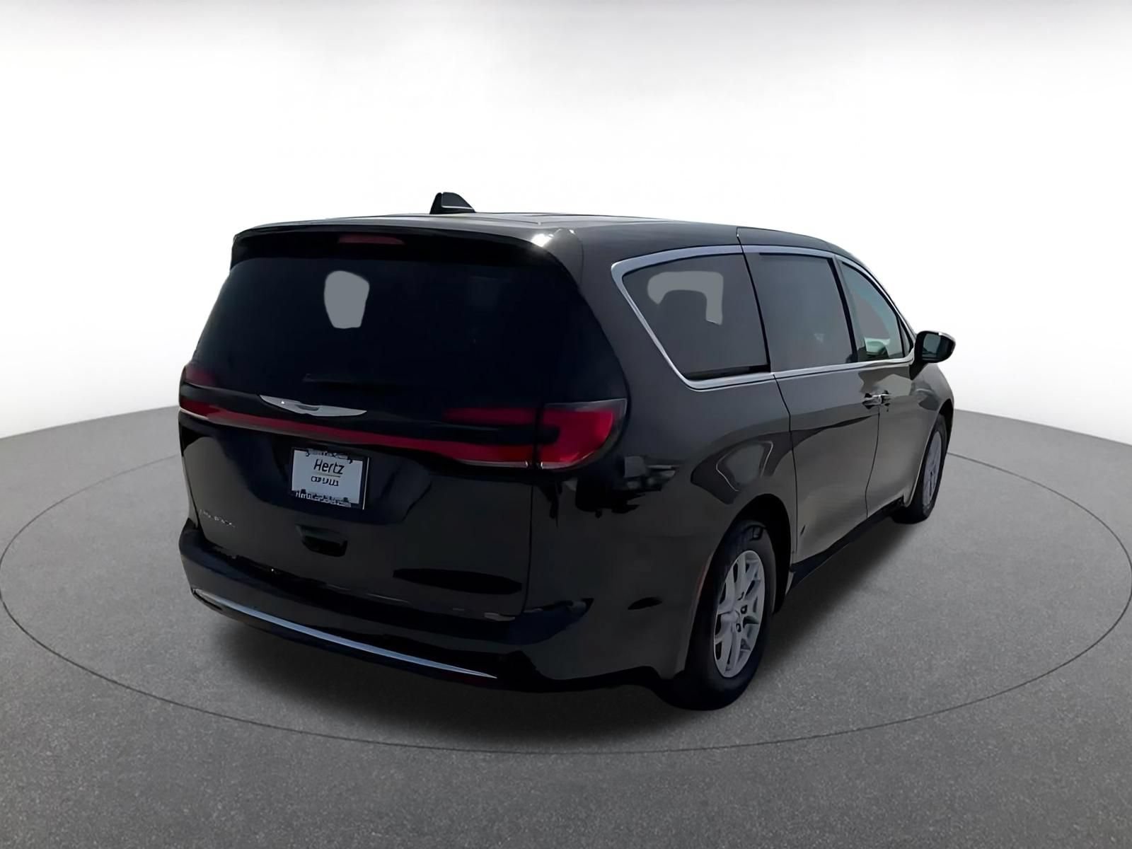 Thumbnail: 2024 Chrysler Pacifica - 13