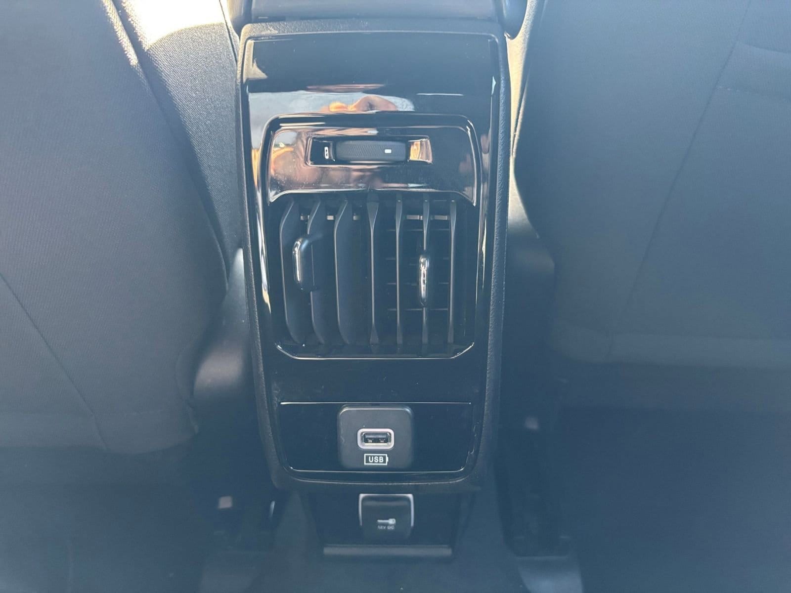 Thumbnail: 2023 Jeep Compass - 23