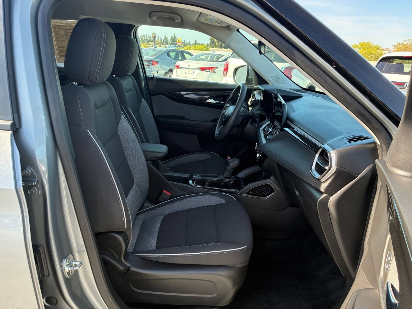 Thumbnail: 2025 Chevrolet TrailBlazer - 35