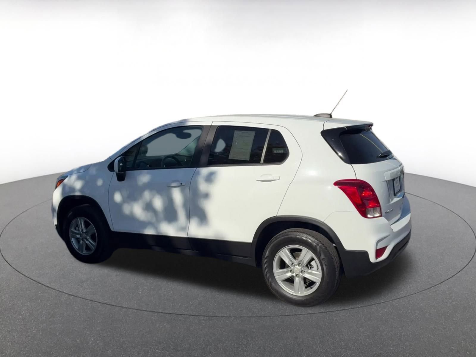 Thumbnail: 2022 Chevrolet Trax - 10