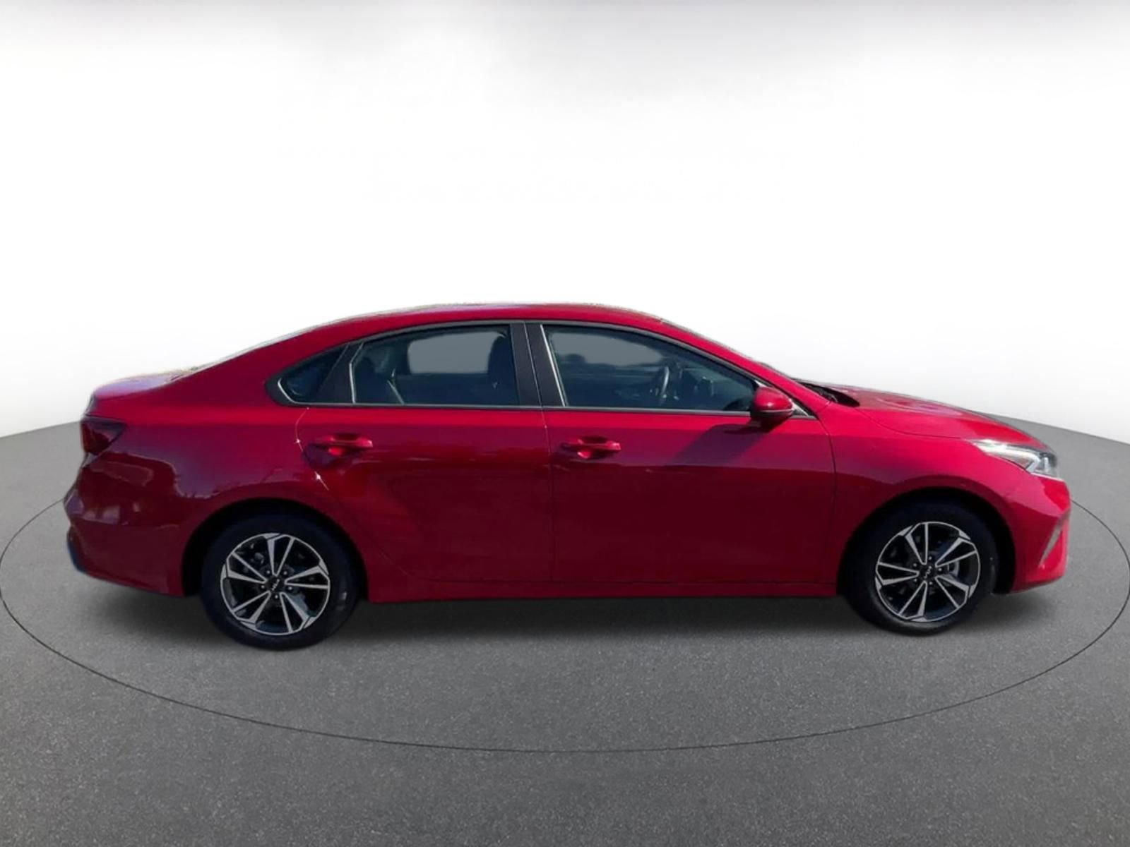 Thumbnail: 2024 Kia Forte - 16