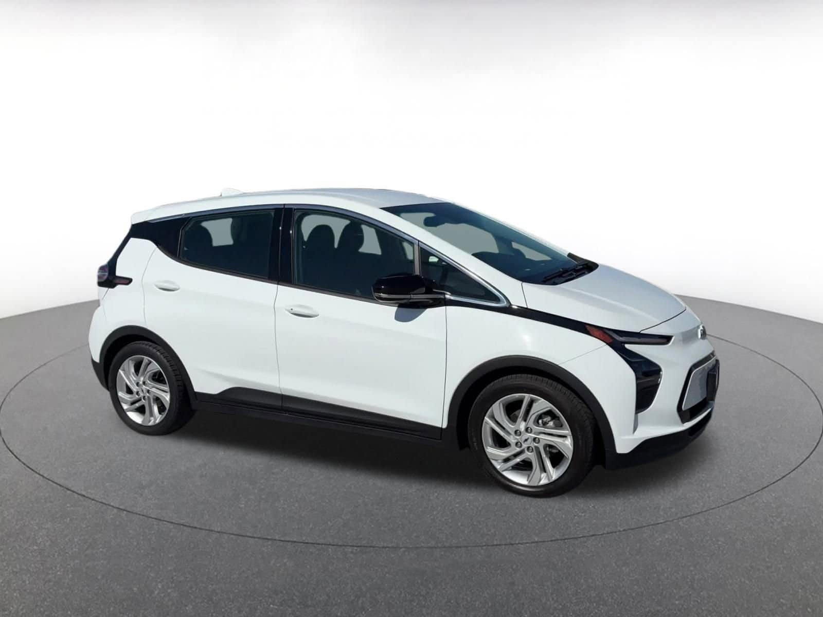 Thumbnail: 2023 Chevrolet Bolt EV - 2