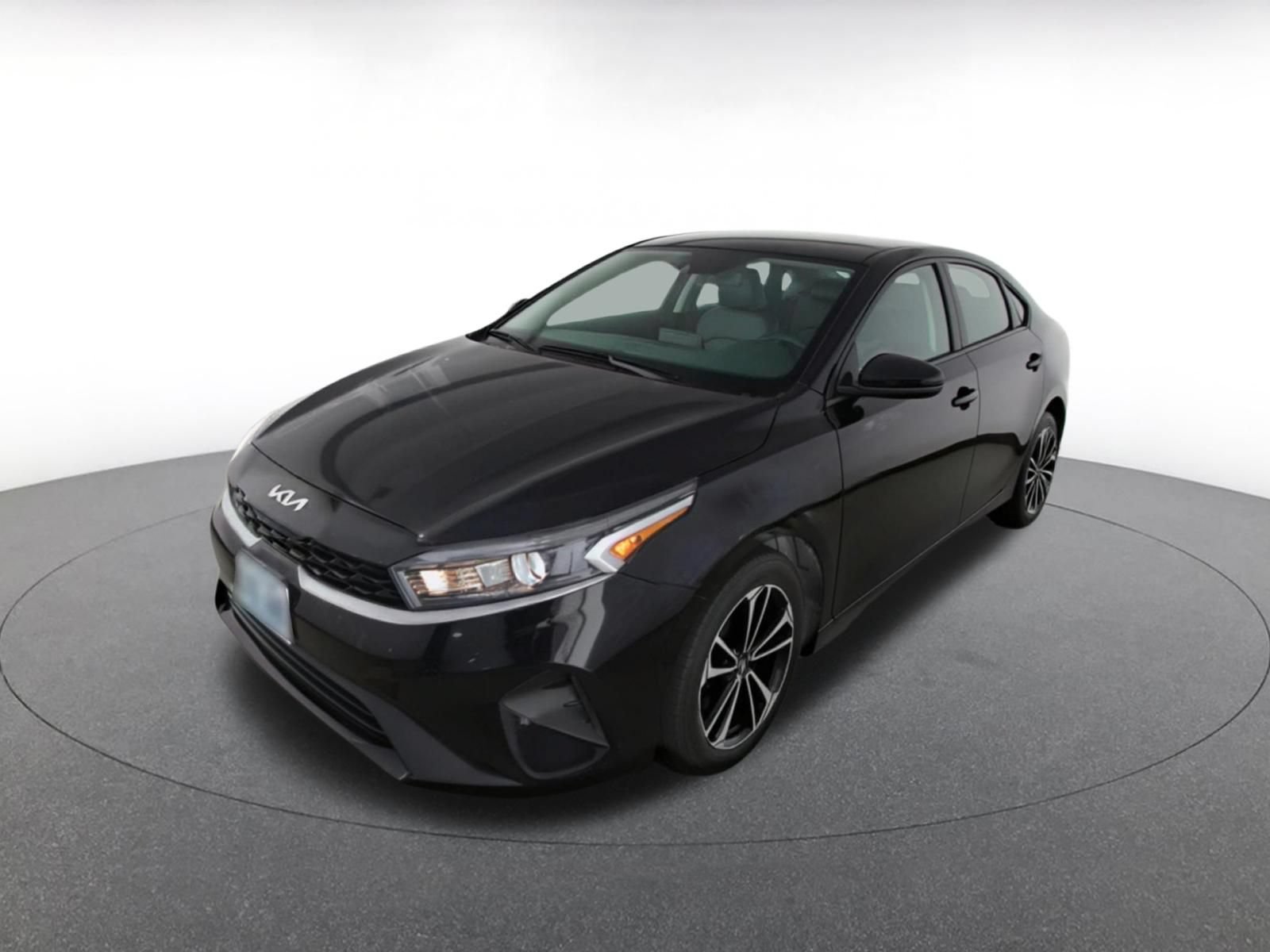 Thumbnail: 2024 Kia Forte - 3