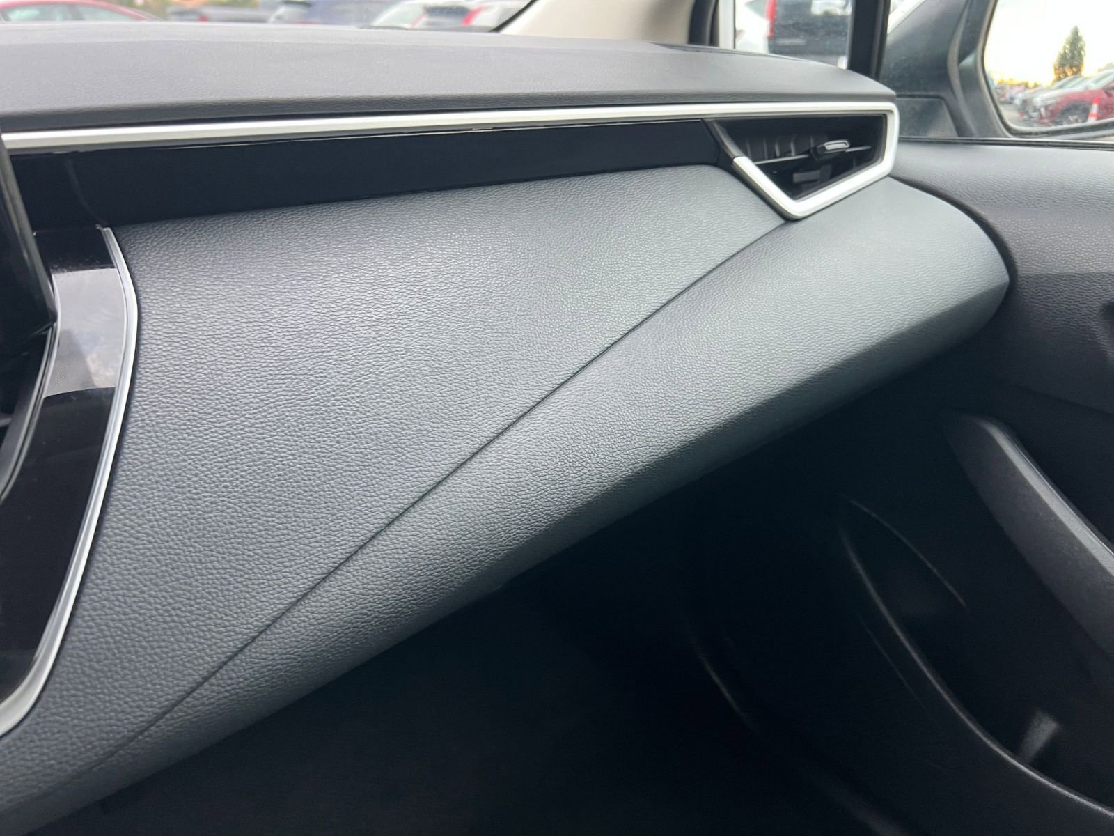 Thumbnail: 2025 Toyota Corolla - 33