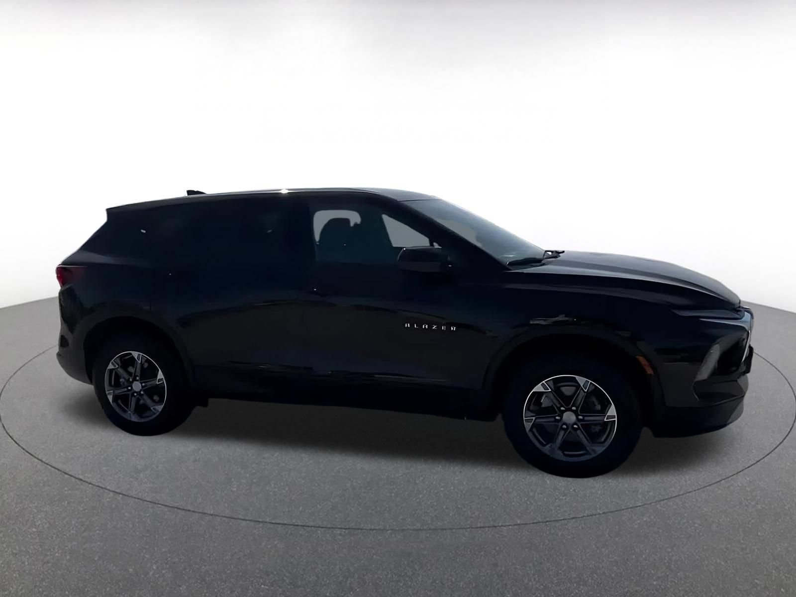 Thumbnail: 2026 Chevrolet Blazer - 16
