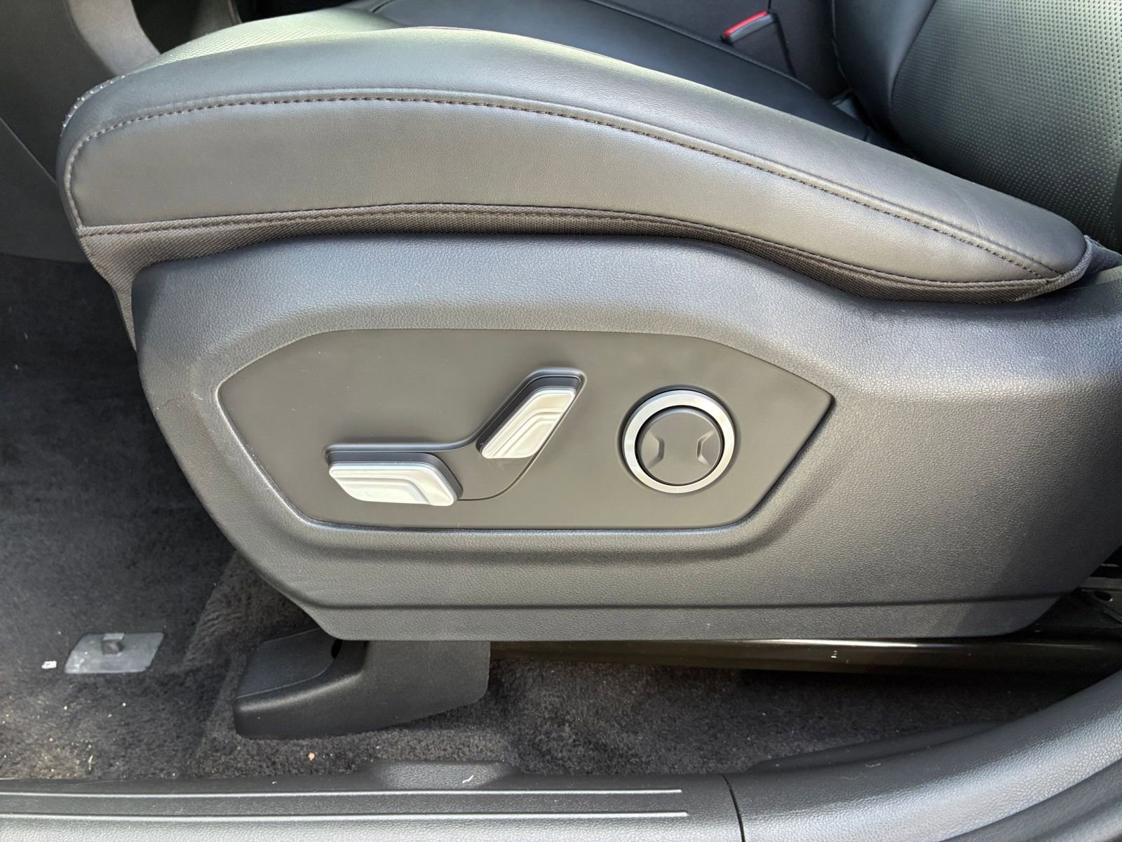 Thumbnail: 2025 Hyundai Santa Fe - 22