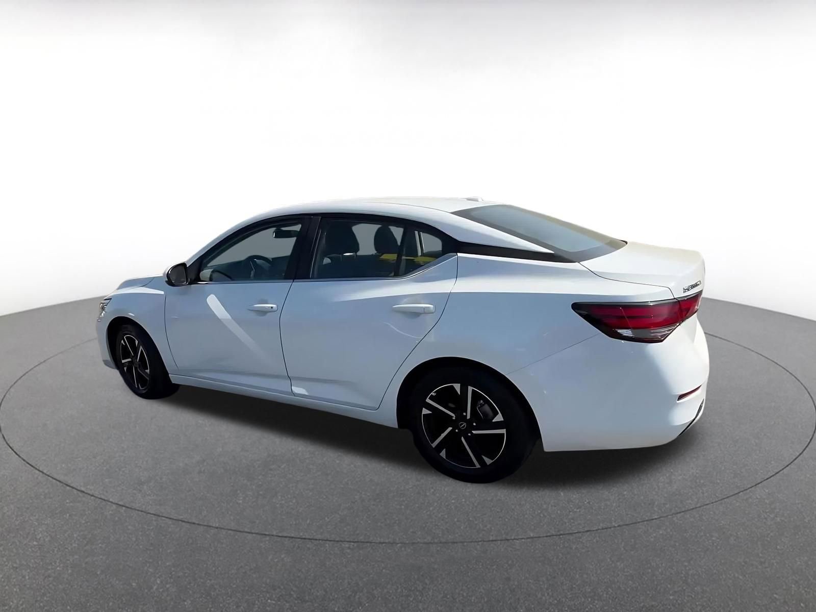 Thumbnail: 2025 Nissan Sentra - 10