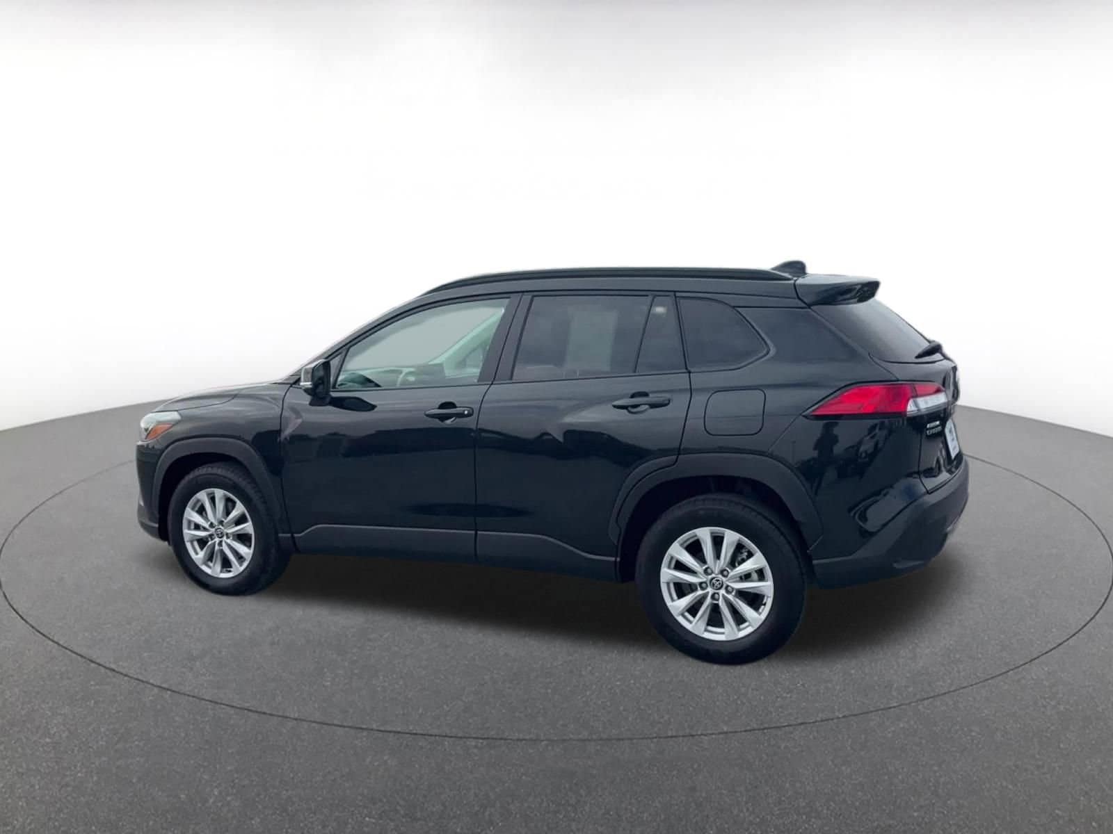 Thumbnail: 2025 Toyota Corolla Cross - 10