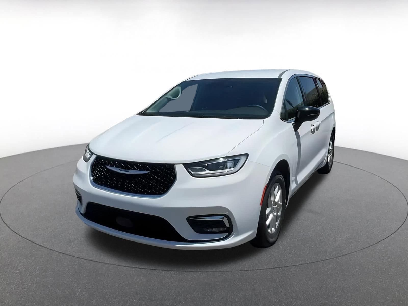 Thumbnail: 2024 Chrysler Pacifica - 6