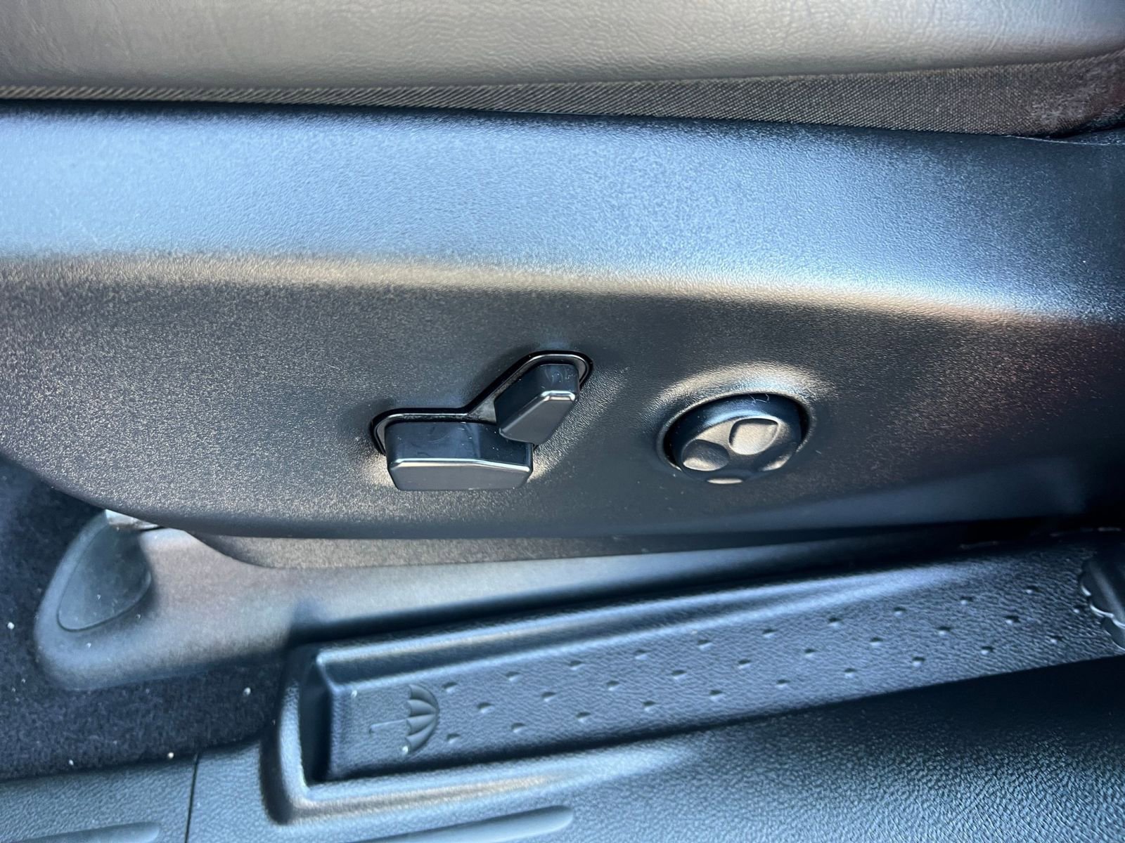 Thumbnail: 2025 Chrysler Pacifica - 24