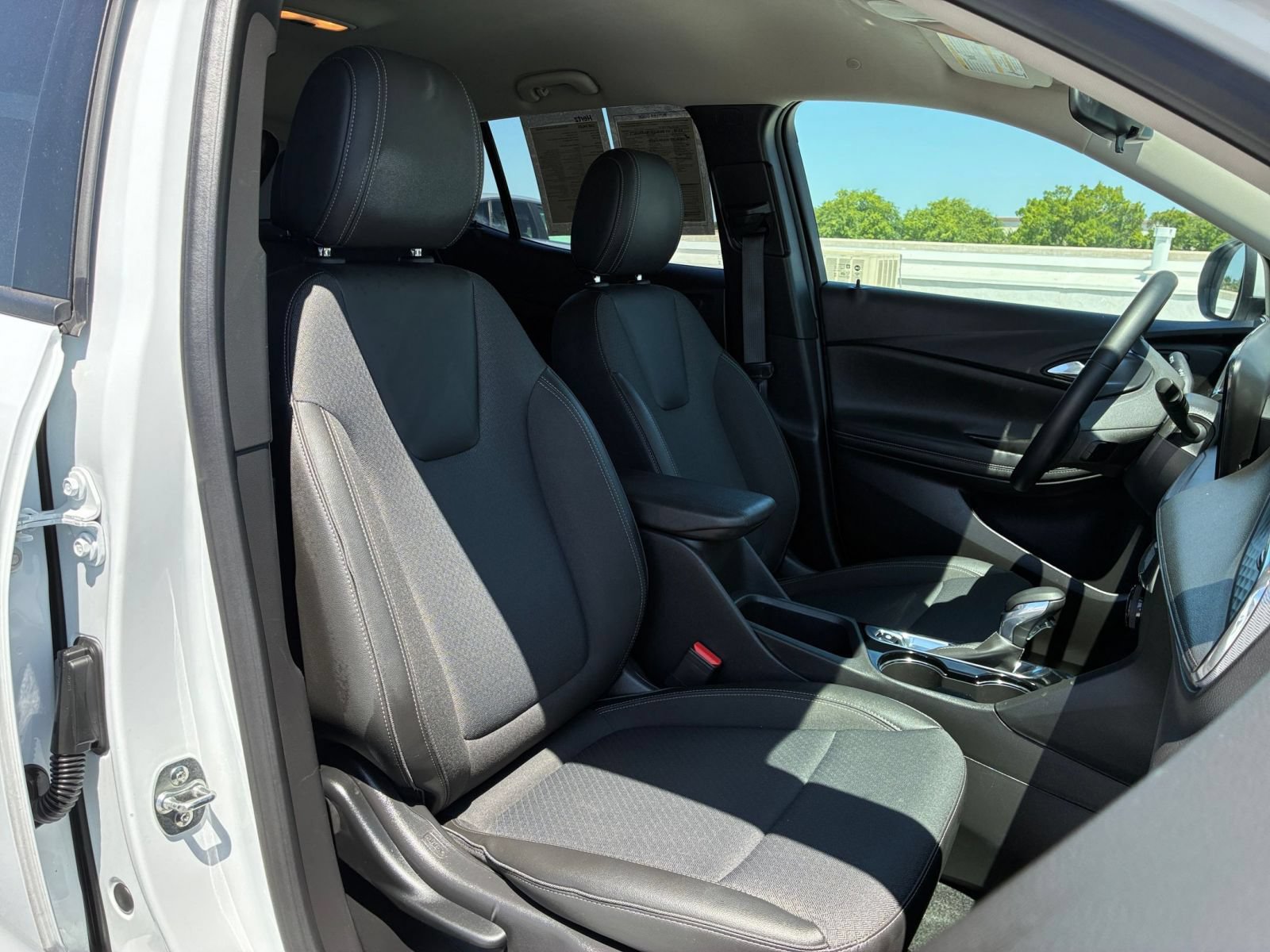 Thumbnail: 2025 Buick Encore GX - 34