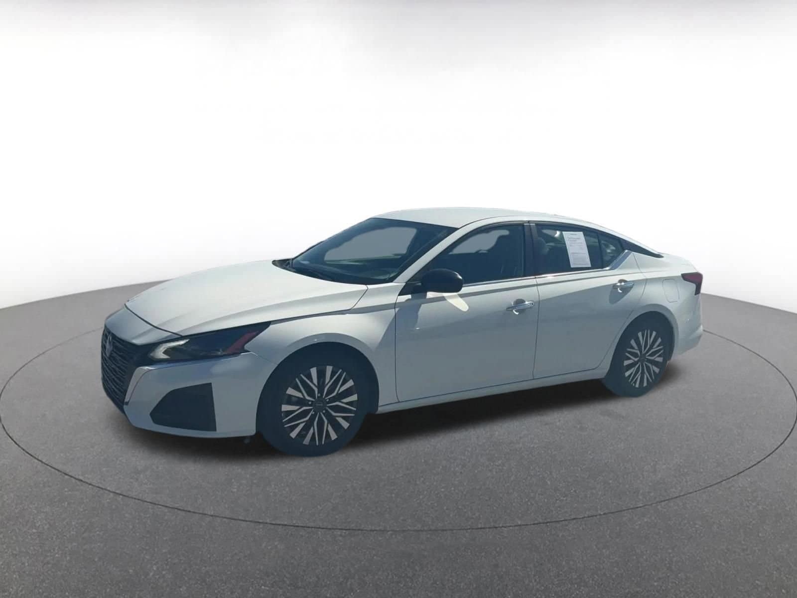 Thumbnail: 2025 Nissan Altima - 8