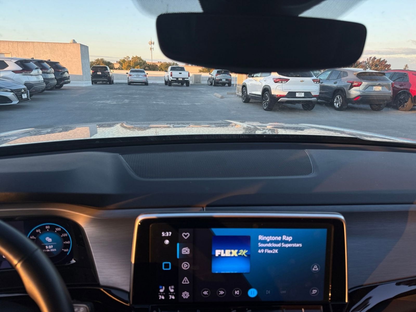 Thumbnail: 2025 Volkswagen Atlas - 18