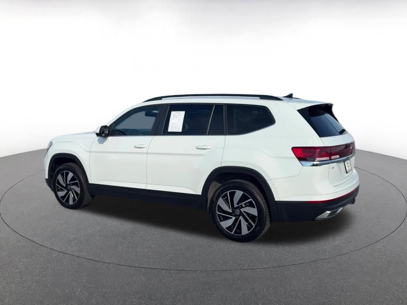 Thumbnail: 2024 Volkswagen Atlas - 10