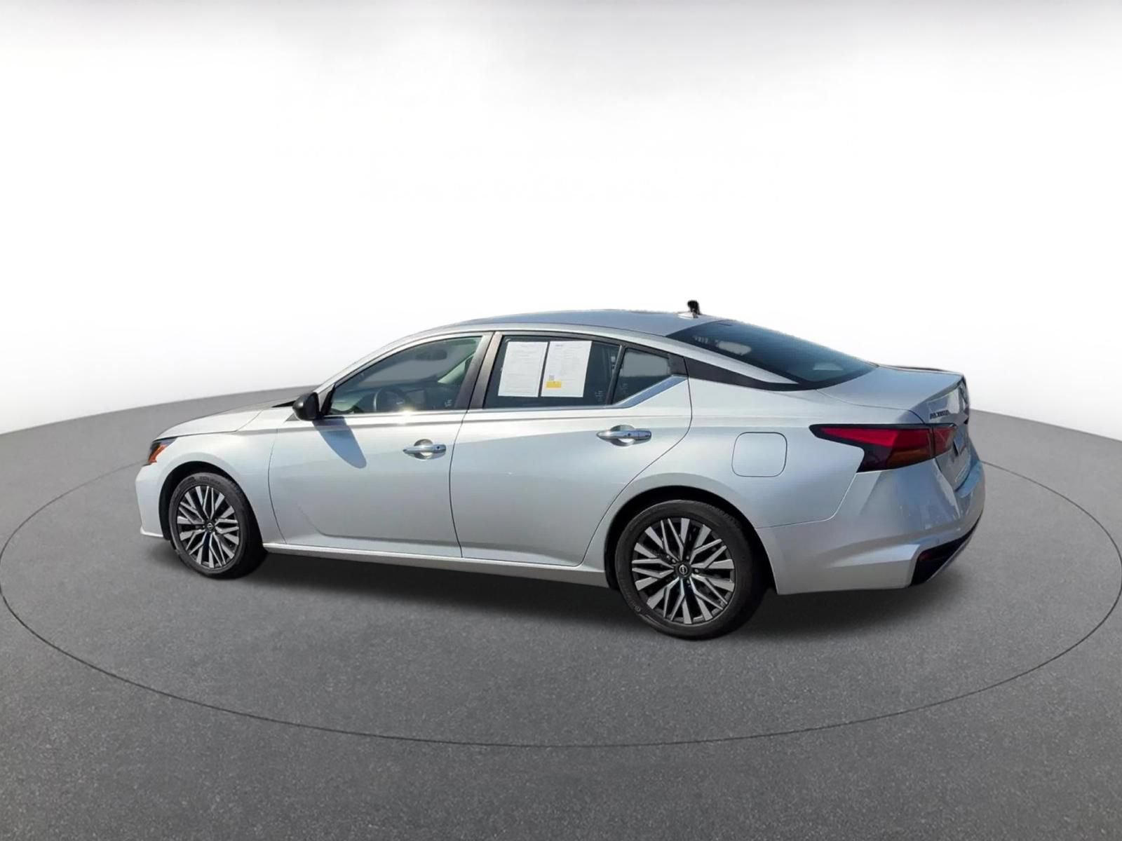 Thumbnail: 2024 Nissan Altima - 10