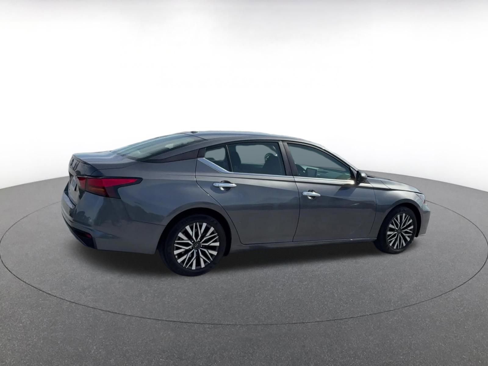 Thumbnail: 2025 Nissan Altima - 15
