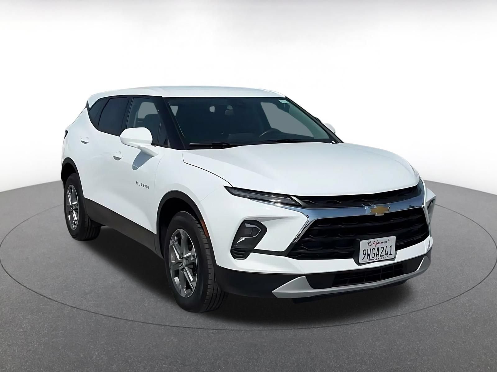 Thumbnail: 2026 Chevrolet Blazer - 3