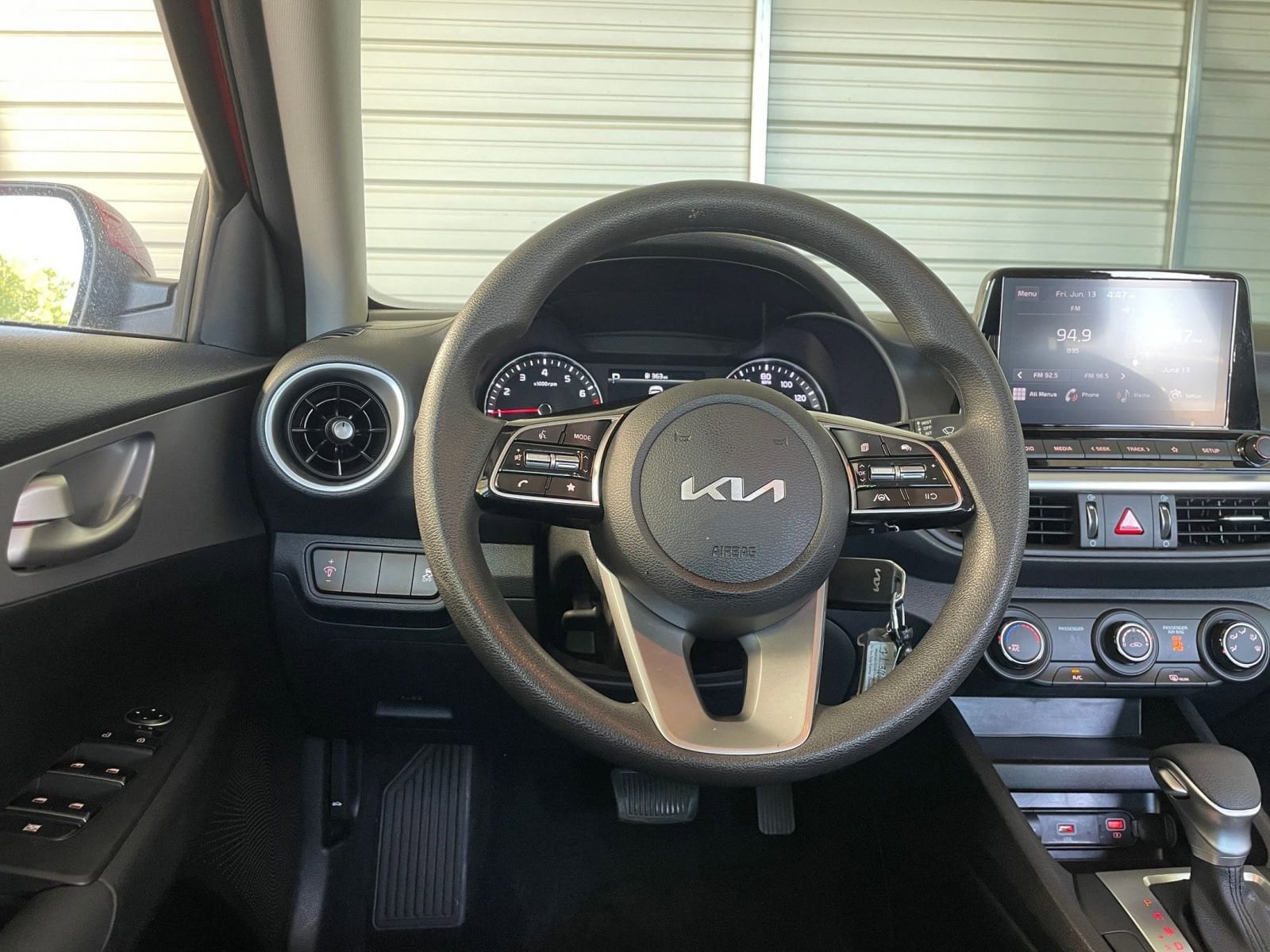 Thumbnail: 2024 Kia Forte - 32