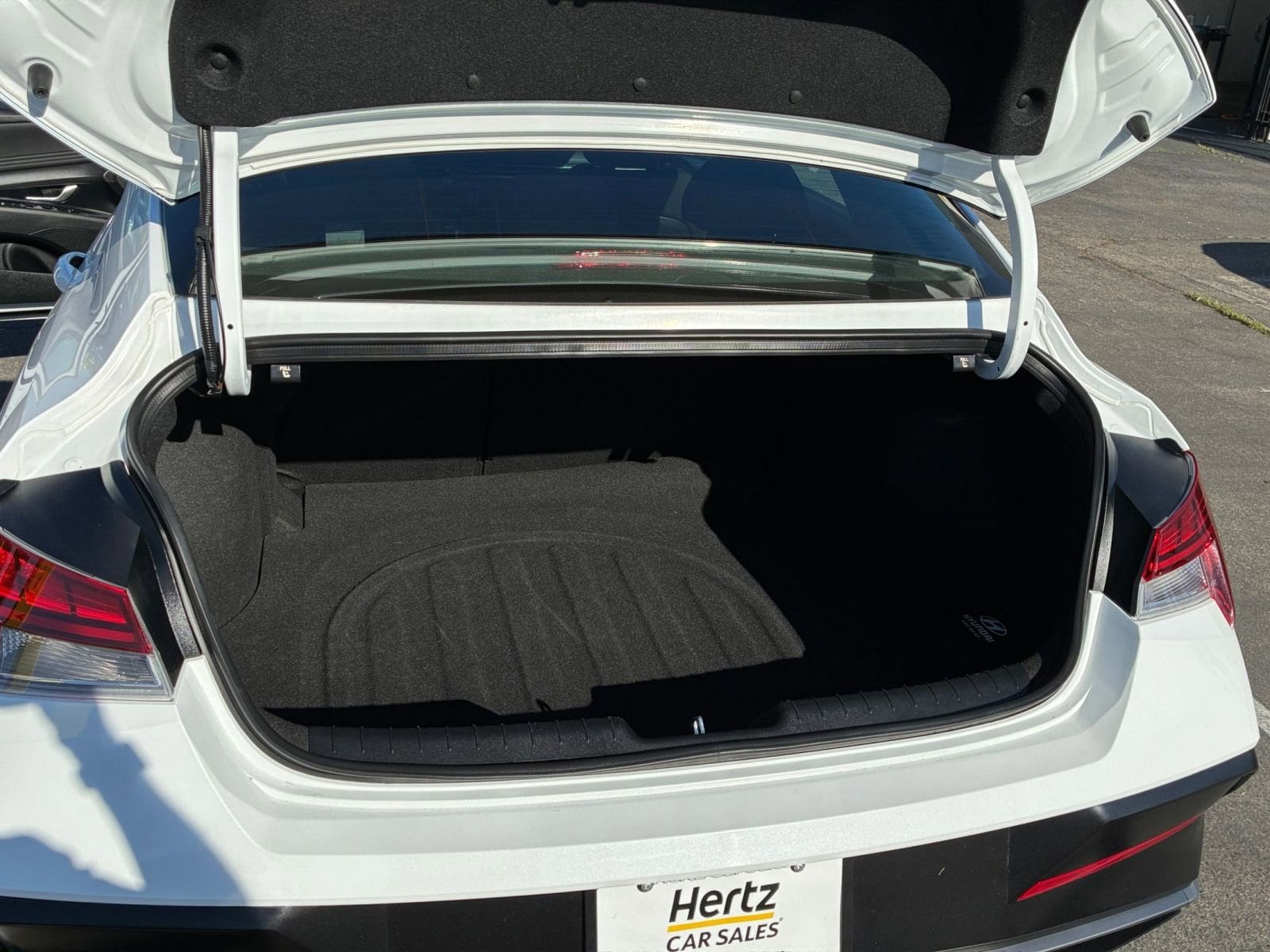 Thumbnail: 2025 Hyundai Elantra - 31