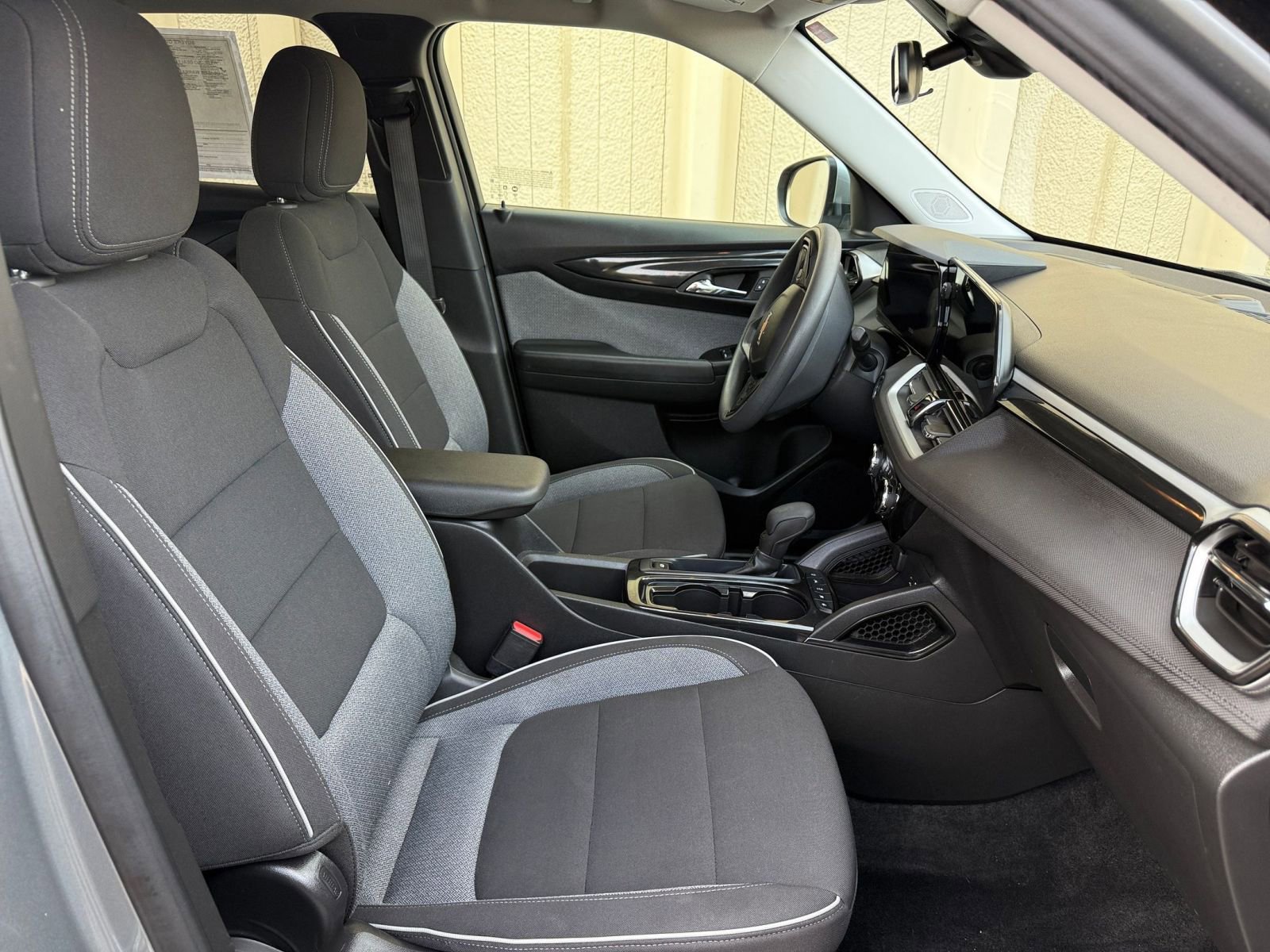 Thumbnail: 2025 Chevrolet TrailBlazer - 24