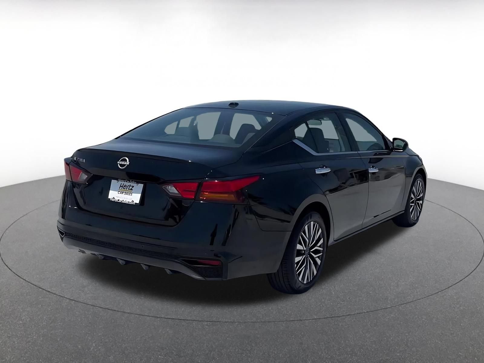 Thumbnail: 2025 Nissan Altima - 11