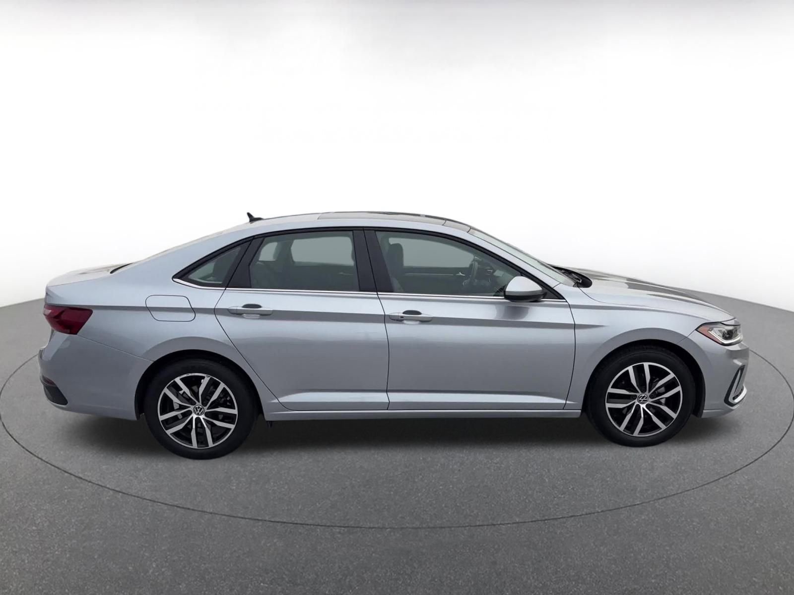 Thumbnail: 2025 Volkswagen Jetta - 16