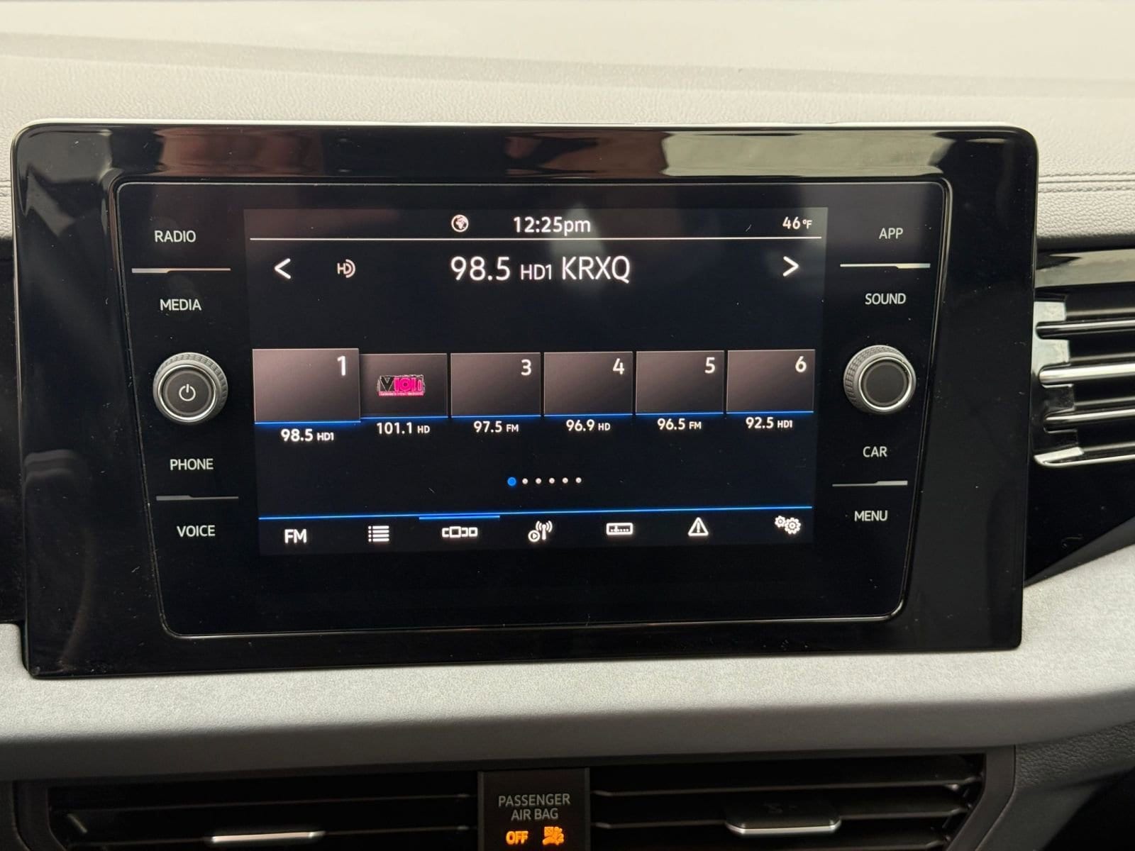 Thumbnail: 2025 Volkswagen Jetta - 21