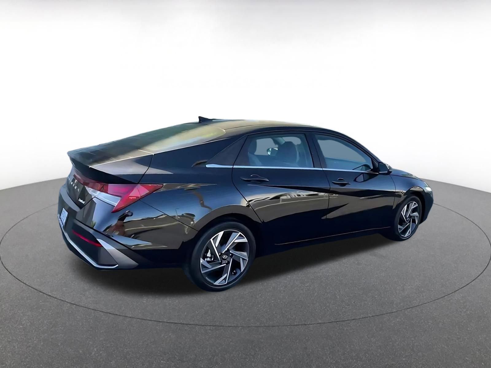 Thumbnail: 2025 Hyundai Elantra - 15