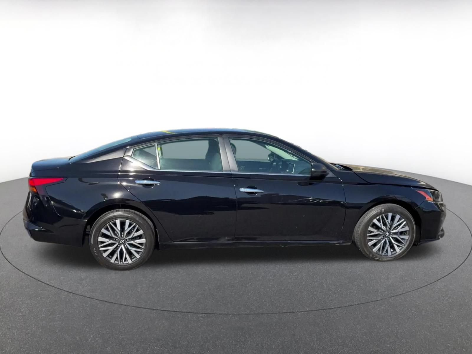 Thumbnail: 2025 Nissan Altima - 16