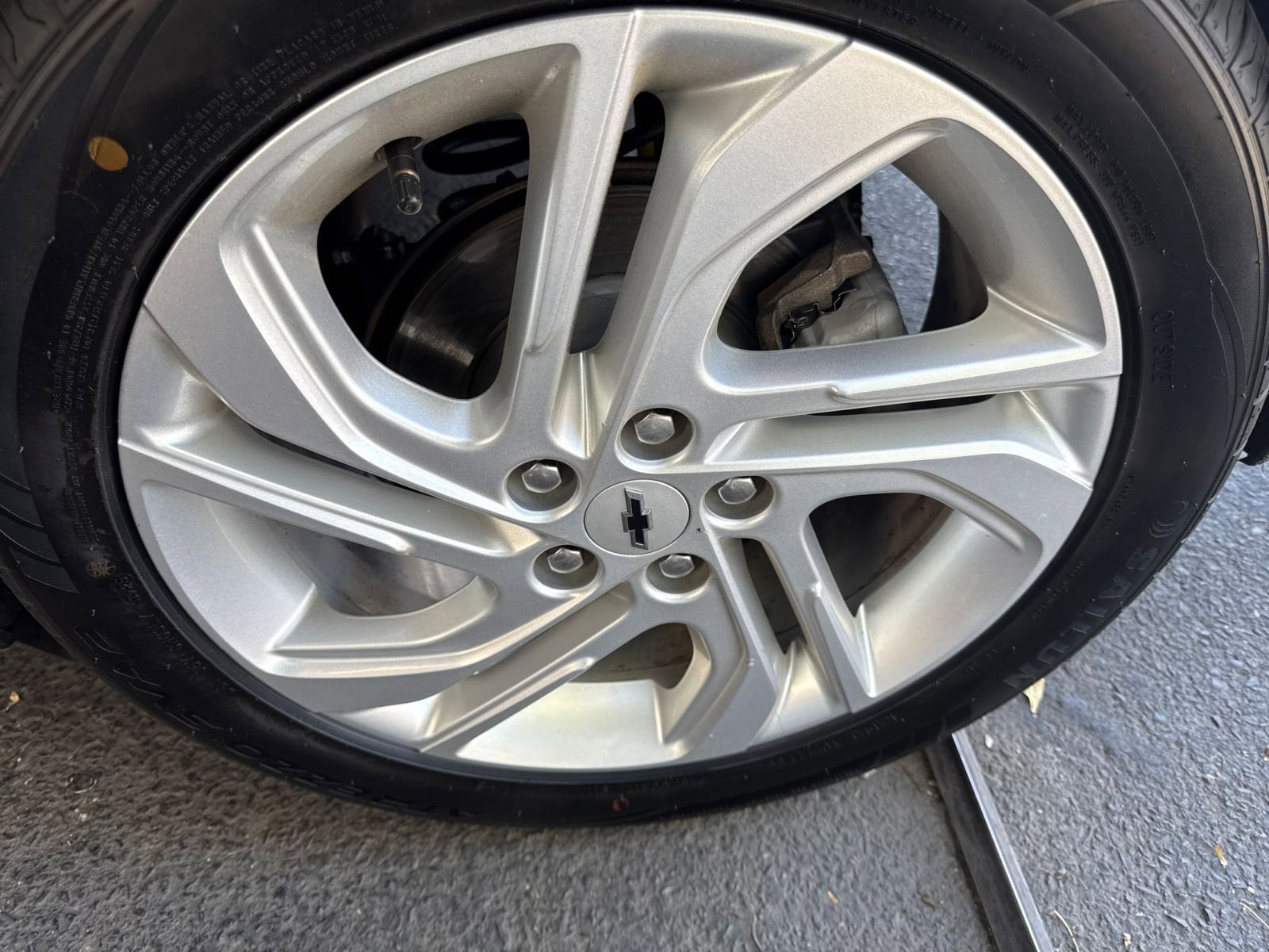 Thumbnail: 2023 Chevrolet Bolt EV - 21