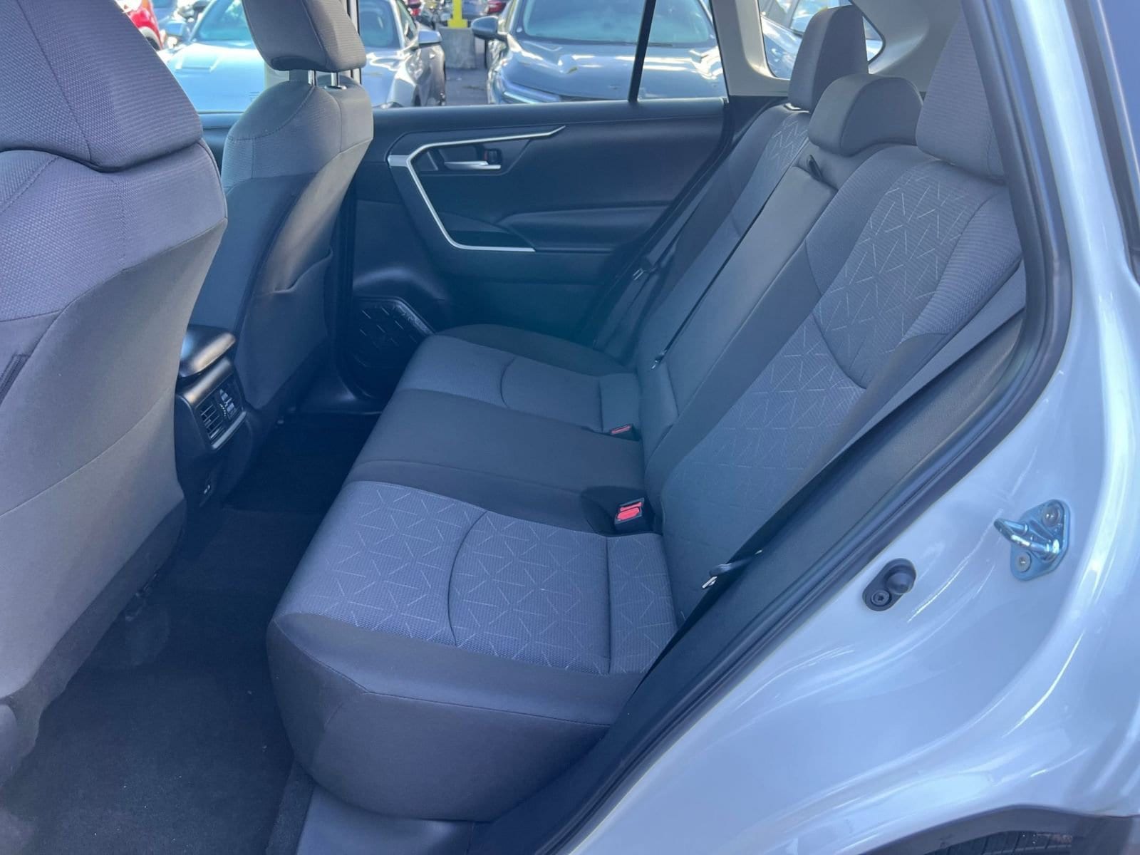 Thumbnail: 2025 Toyota RAV4 - 25