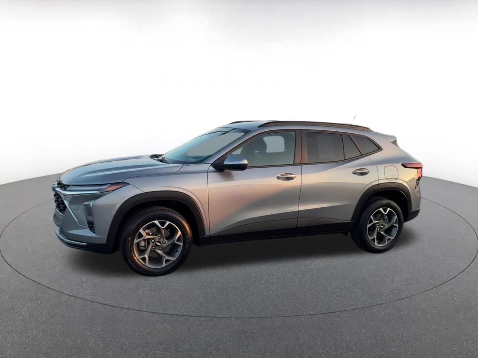 Thumbnail: 2025 Chevrolet Trax - 8