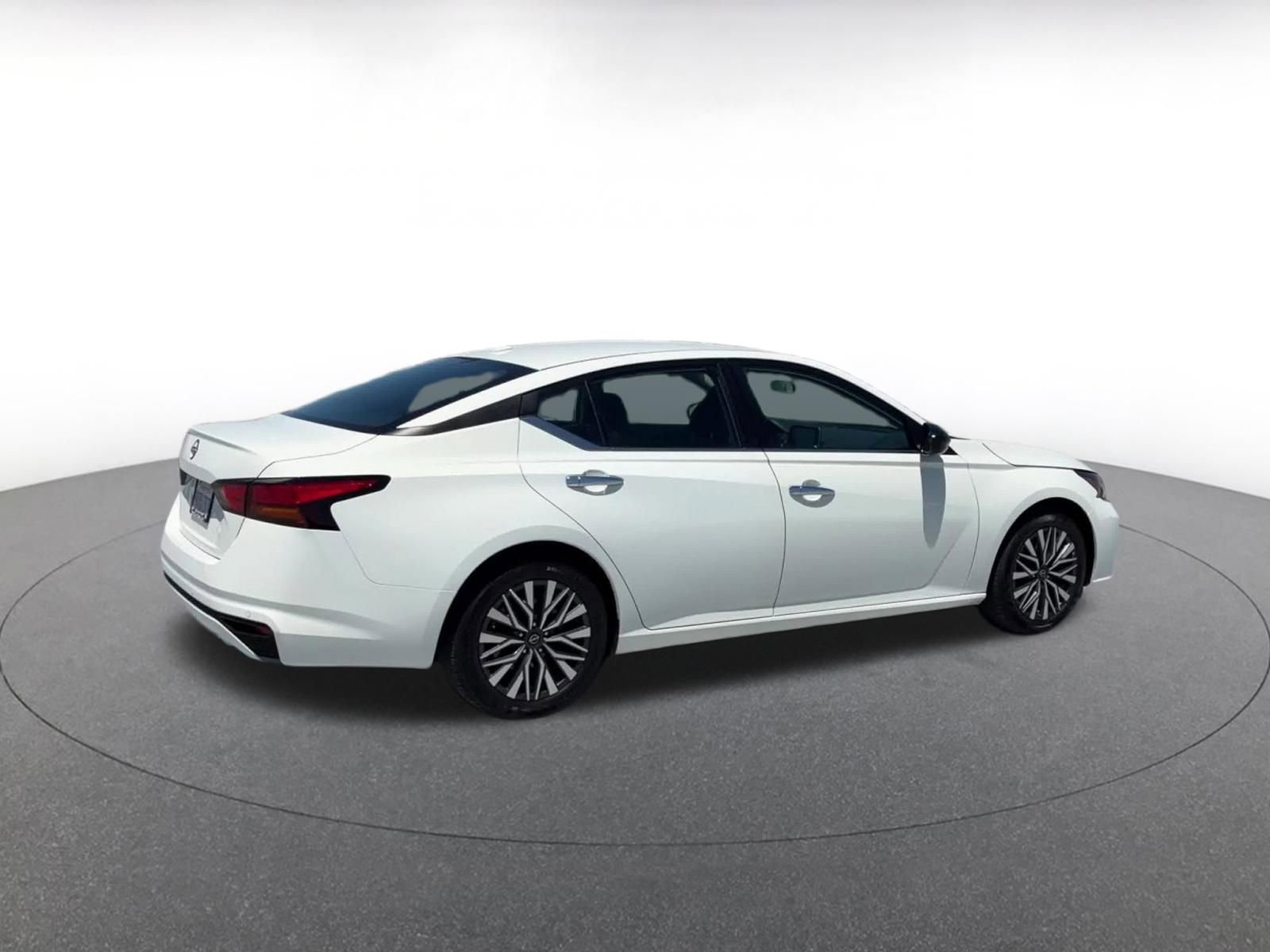 Thumbnail: 2025 Nissan Altima - 15