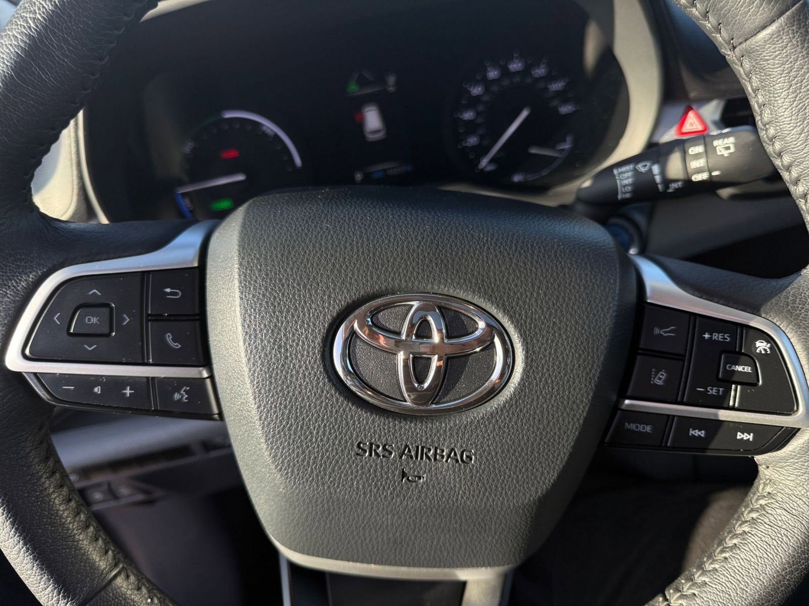 Thumbnail: 2024 Toyota Sienna - 28