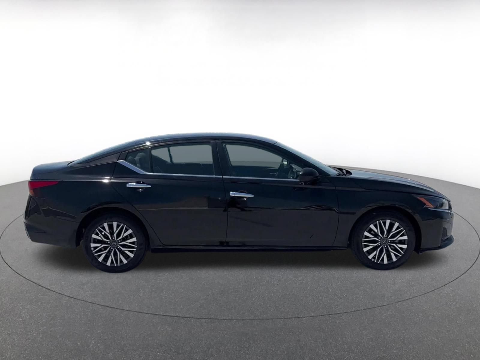 Thumbnail: 2025 Nissan Altima - 13