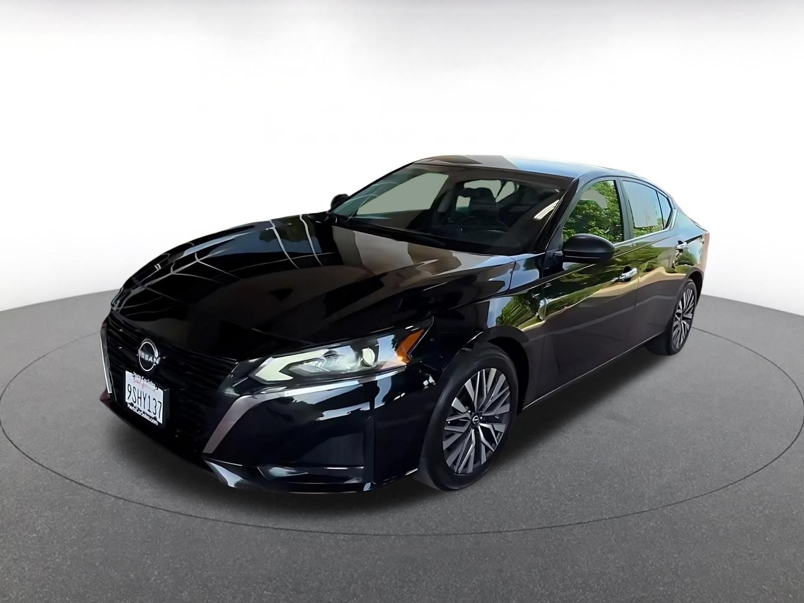 Thumbnail: 2025 Nissan Altima - 4