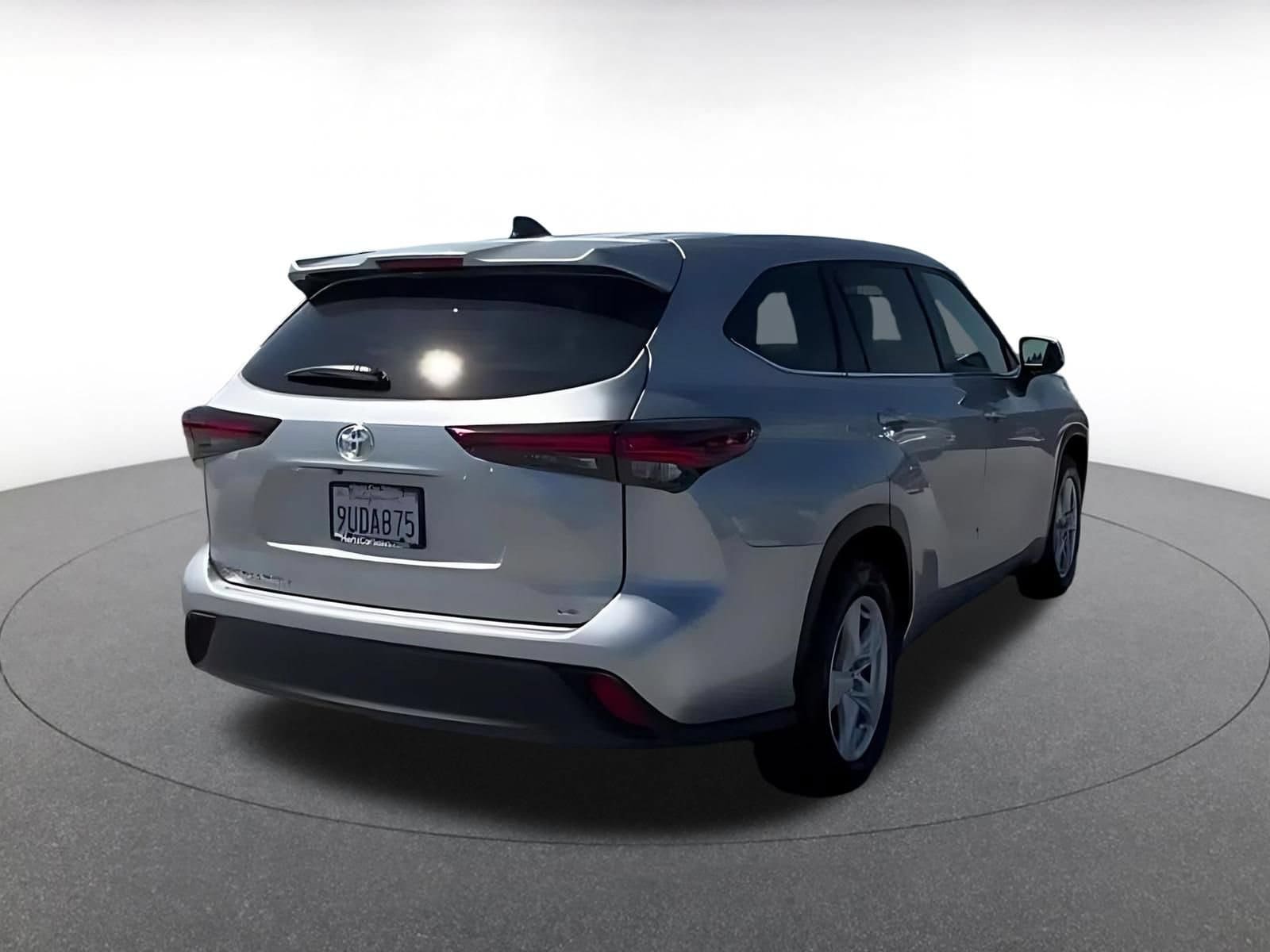 Thumbnail: 2025 Toyota Highlander - 15