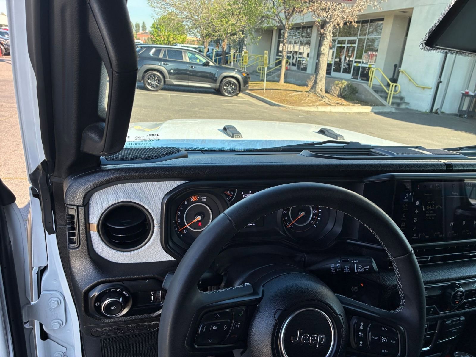 Thumbnail: 2025 Jeep Wrangler - 33