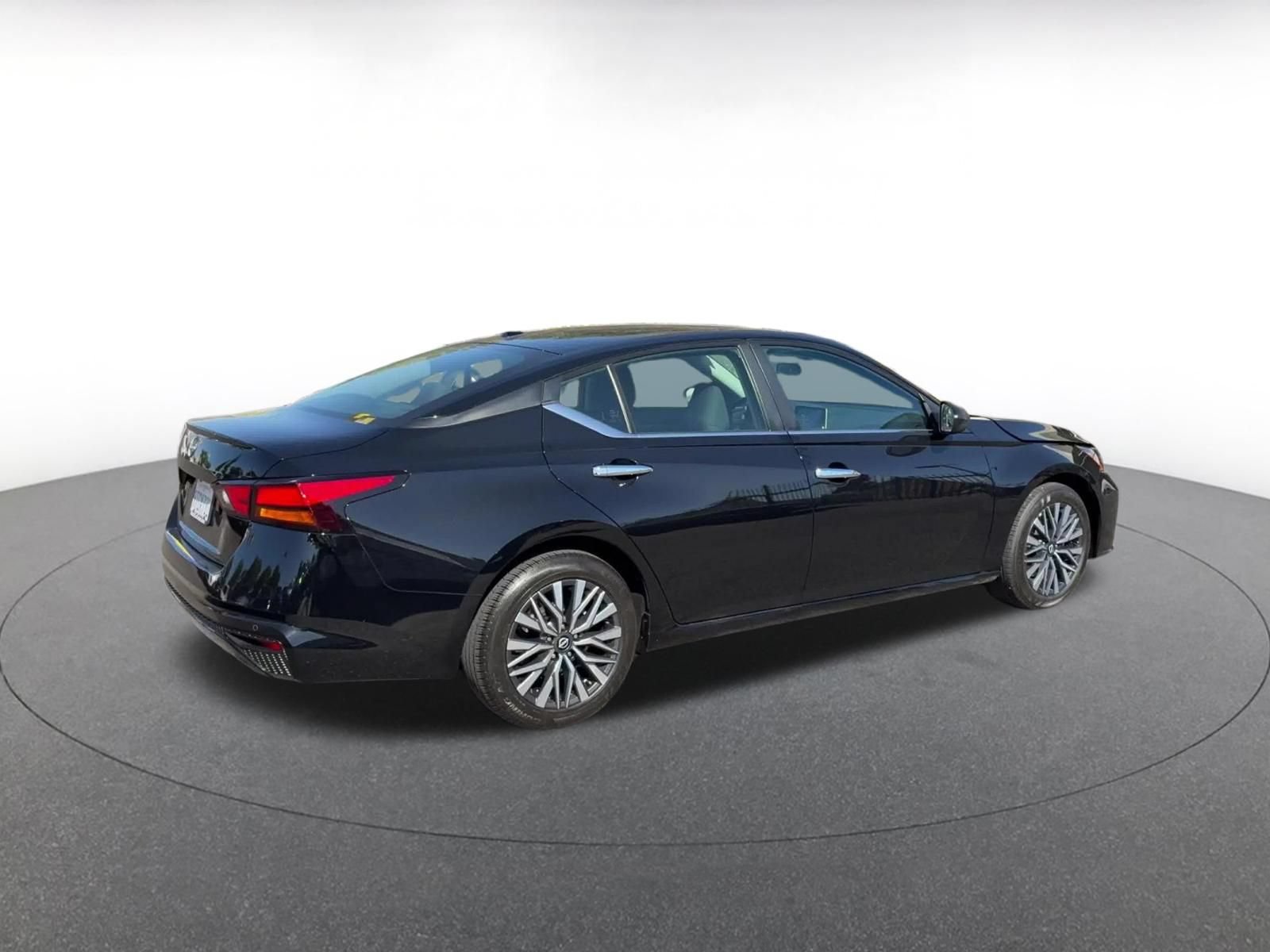 Thumbnail: 2025 Nissan Altima - 15